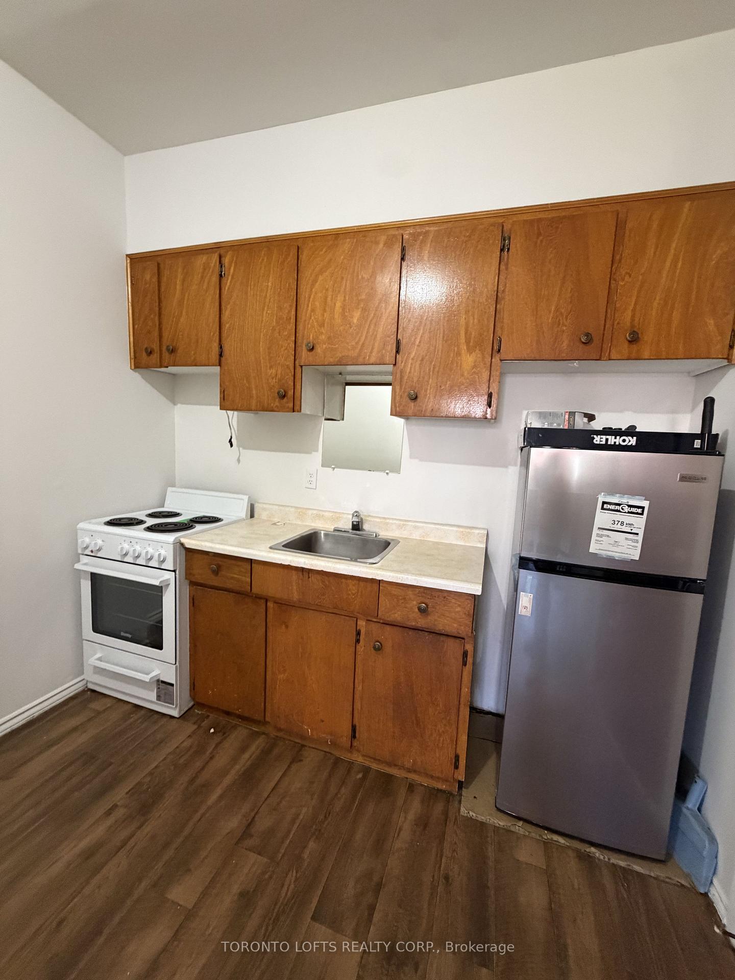 Photo 3 of 381 Dundas Street E, Toronto, Moss Park — HOMEH