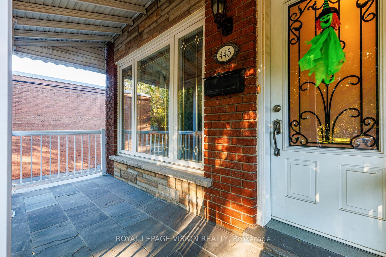 Photo 3 of 445 Shaw Street, Toronto, Trinity-Bellwoods — HOMEH