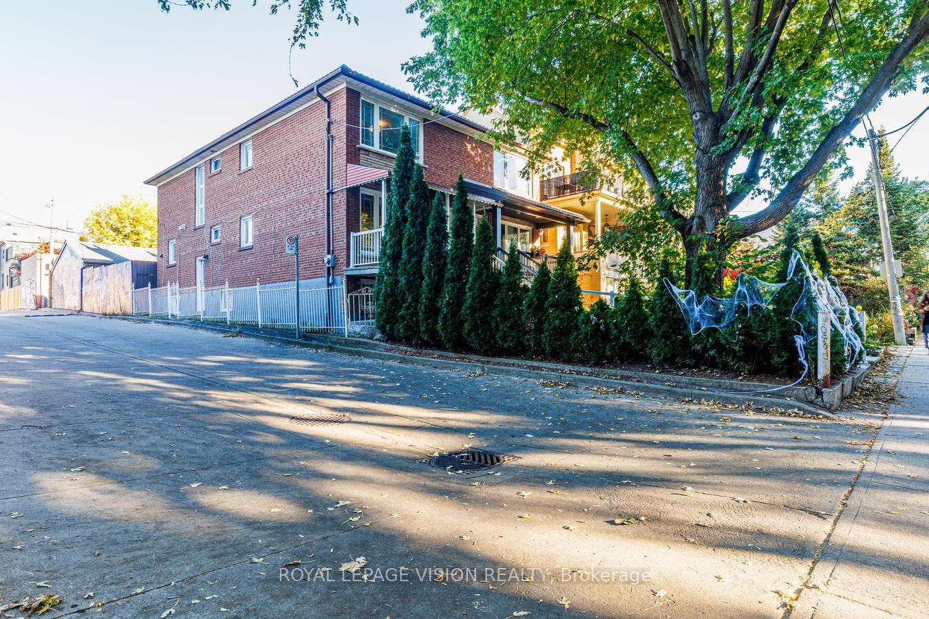 Photo 30 of 445 Shaw Street, Toronto, Trinity-Bellwoods — HOMEH
