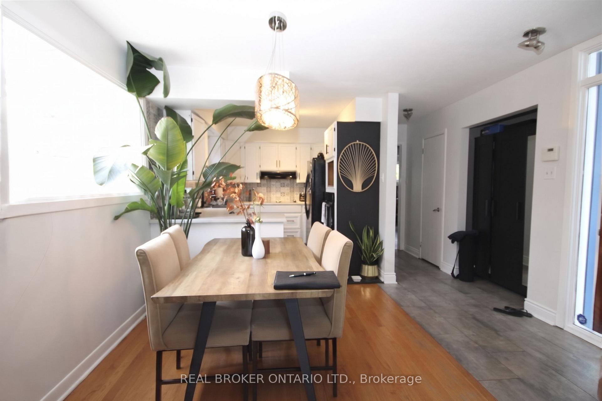 Photo 2 of Unit 1, 28 Leeming Drive, Ottawa, Crystal Beach — HOMEH