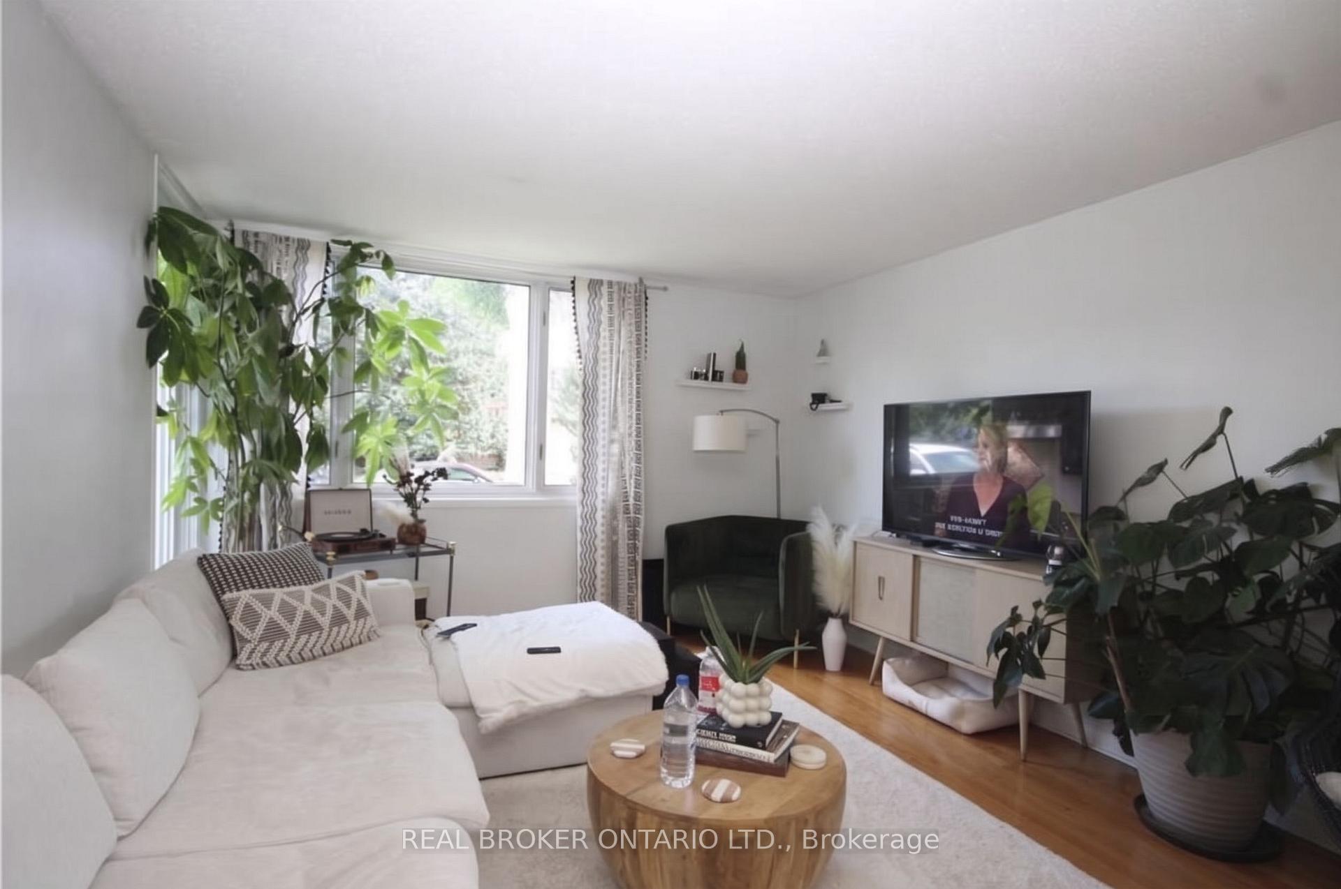 Photo 5 of Unit 1, 28 Leeming Drive, Ottawa, Crystal Beach — HOMEH
