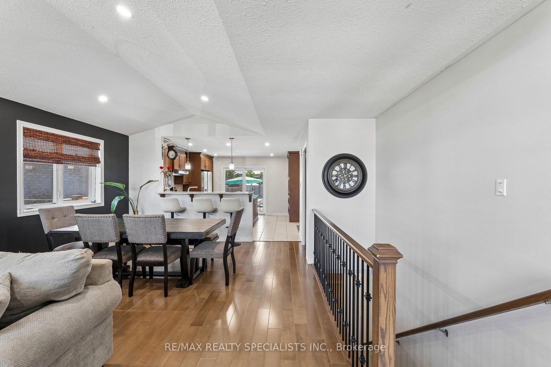 Photo 4 of 375 Fairway Road, Woodstock, Woodstock - North — HOMEH