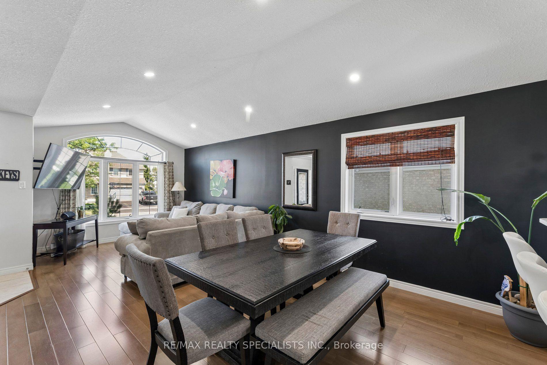 Photo 8 of 375 Fairway Road, Woodstock, Woodstock - North — HOMEH