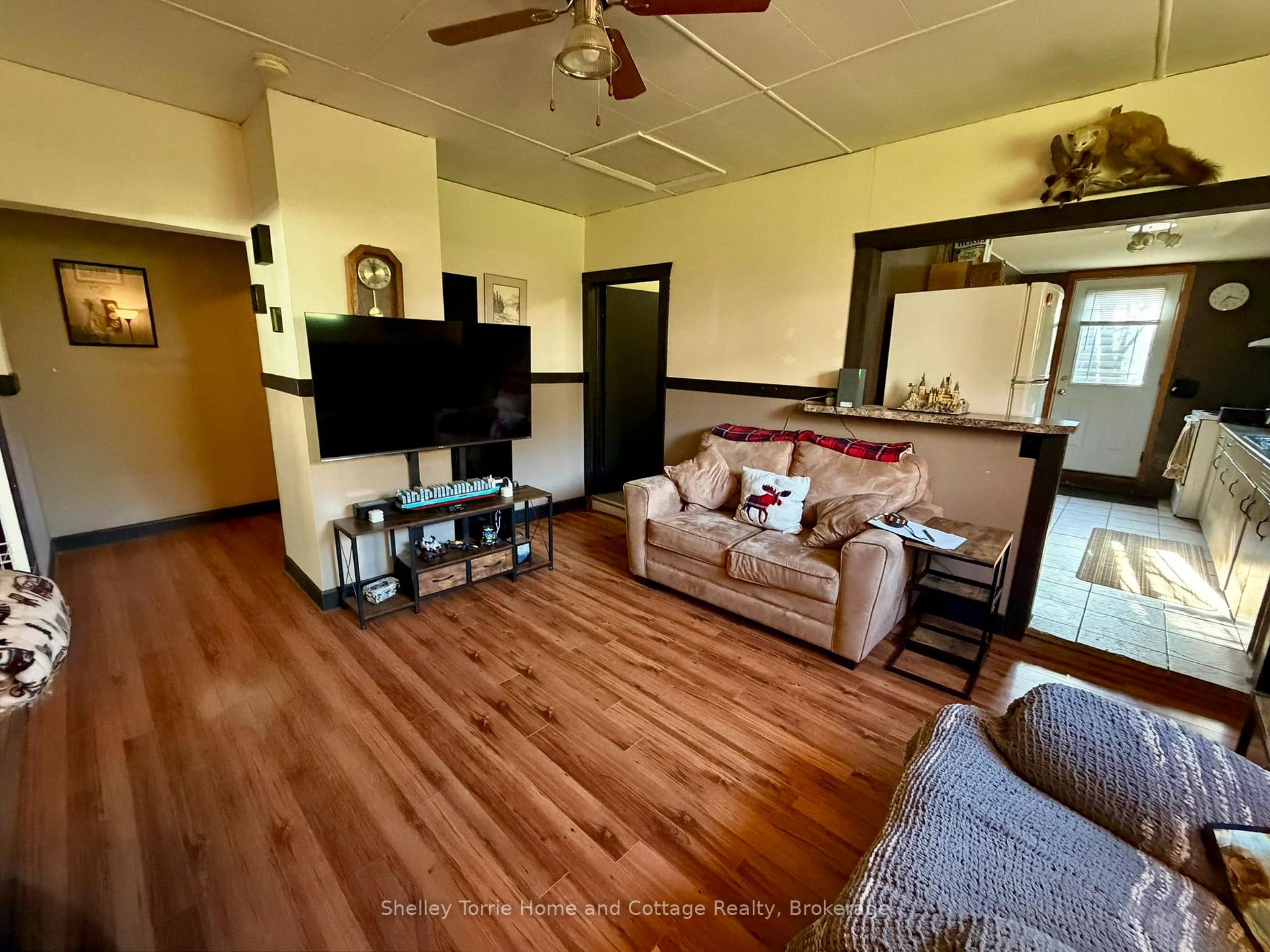 Photo 10 of 348 Eighth Avenue S, Kenora, Lakeside — HOMEH