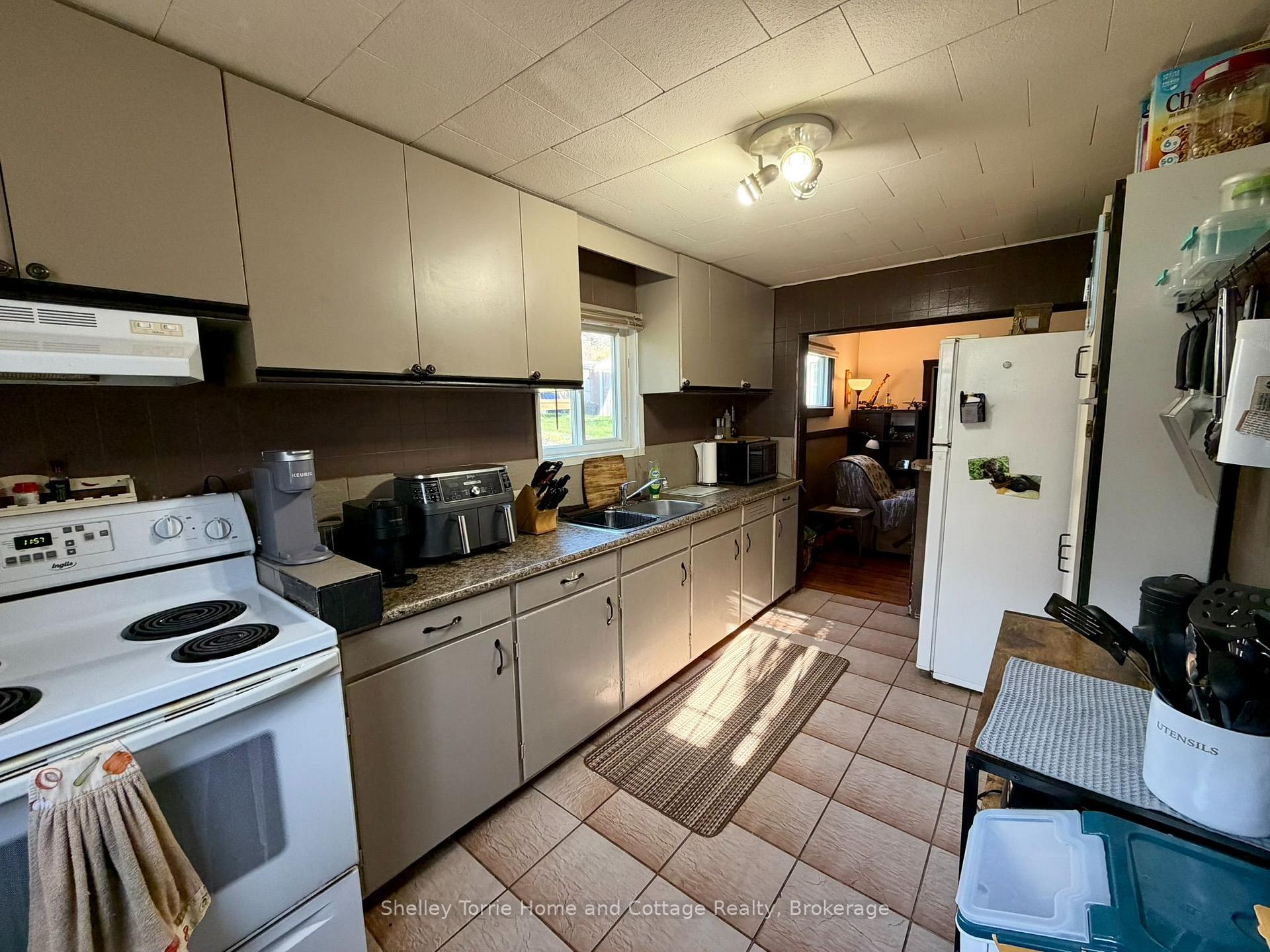 Photo 13 of 348 Eighth Avenue S, Kenora, Lakeside — HOMEH