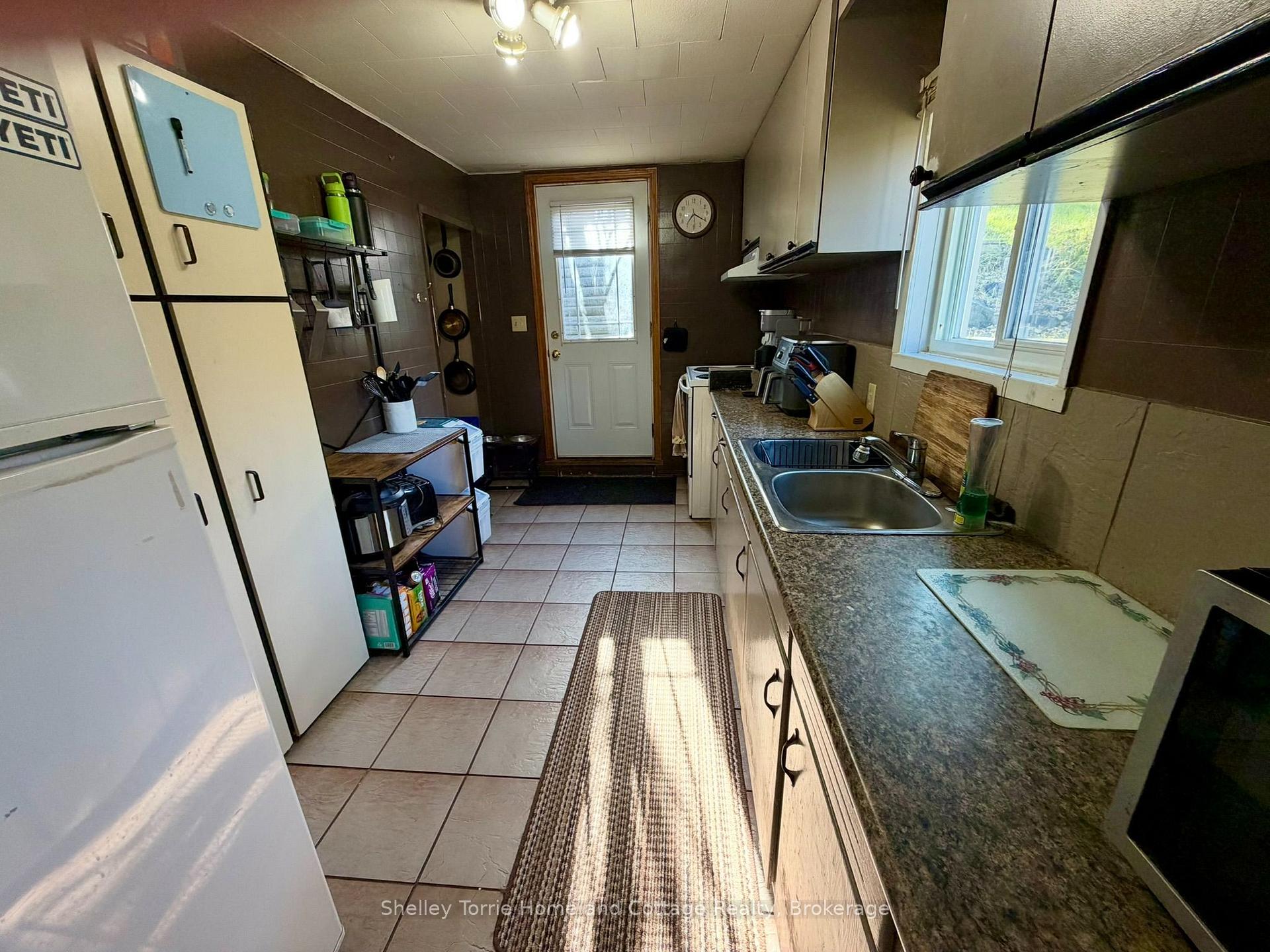 Photo 14 of 348 Eighth Avenue S, Kenora, Lakeside — HOMEH