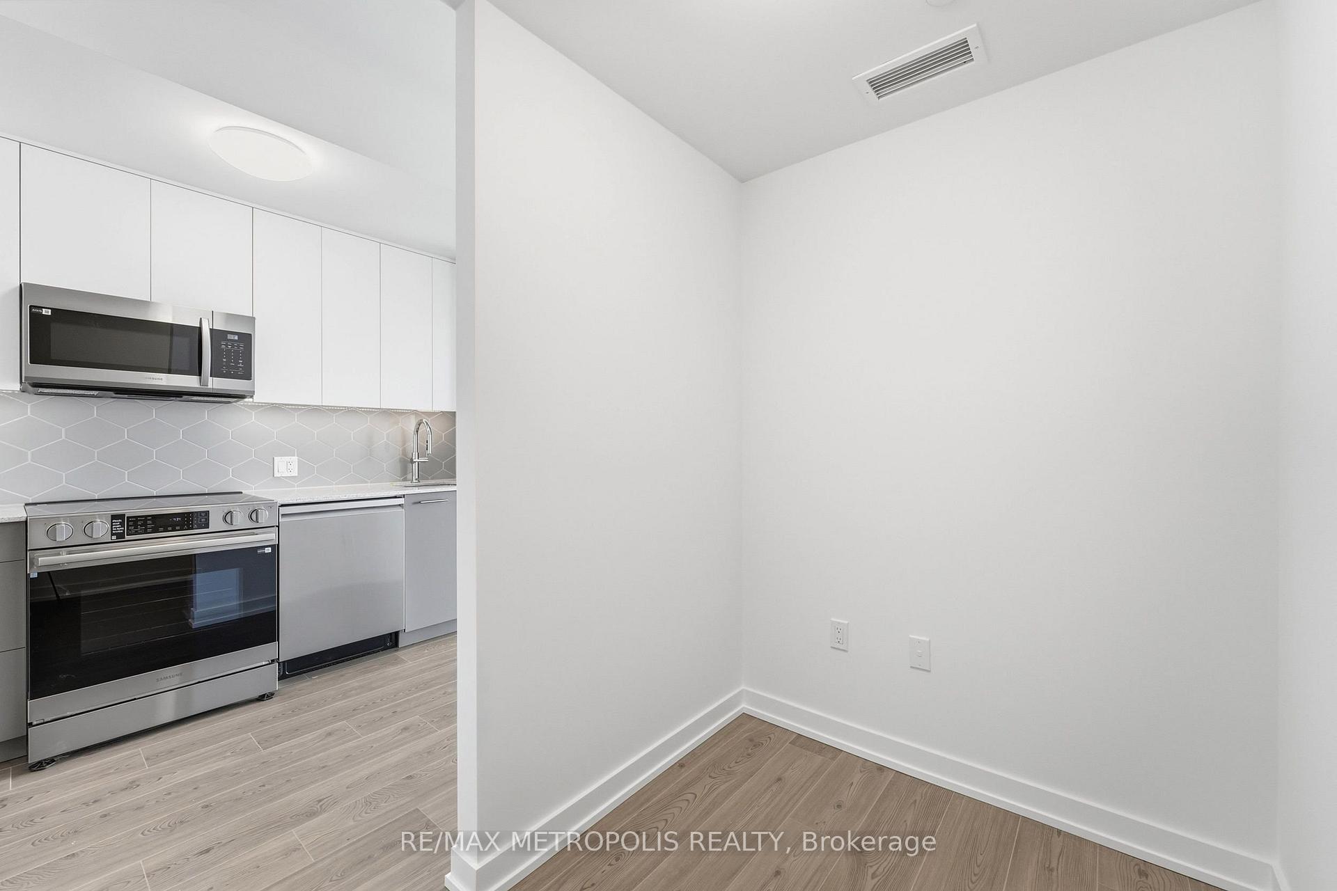 Photo 5 of Unit 2107, 30 Francis Street S, Kitchener, City Commercial Core — HOMEH