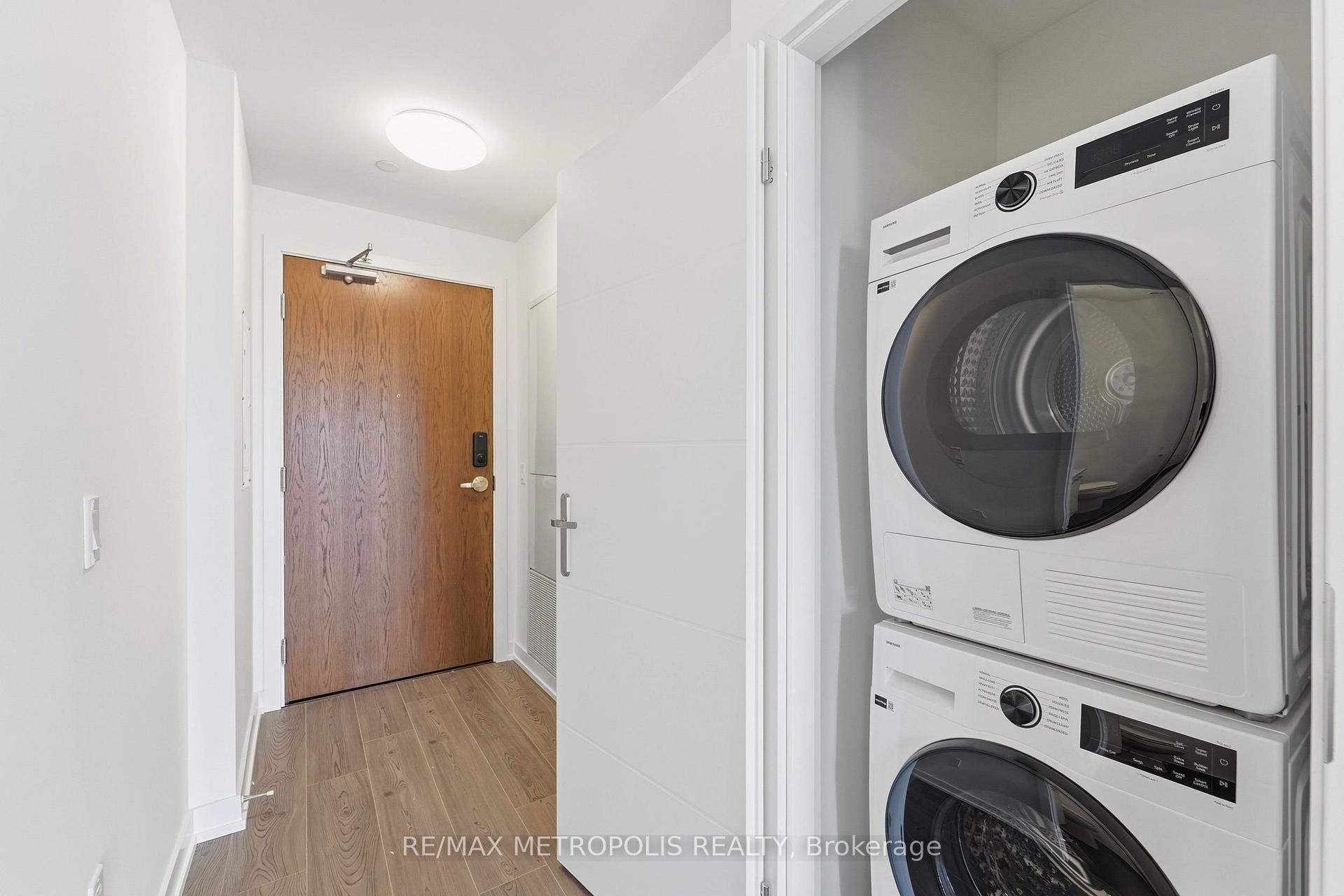 Photo 10 of Unit 2107, 30 Francis Street S, Kitchener, City Commercial Core — HOMEH