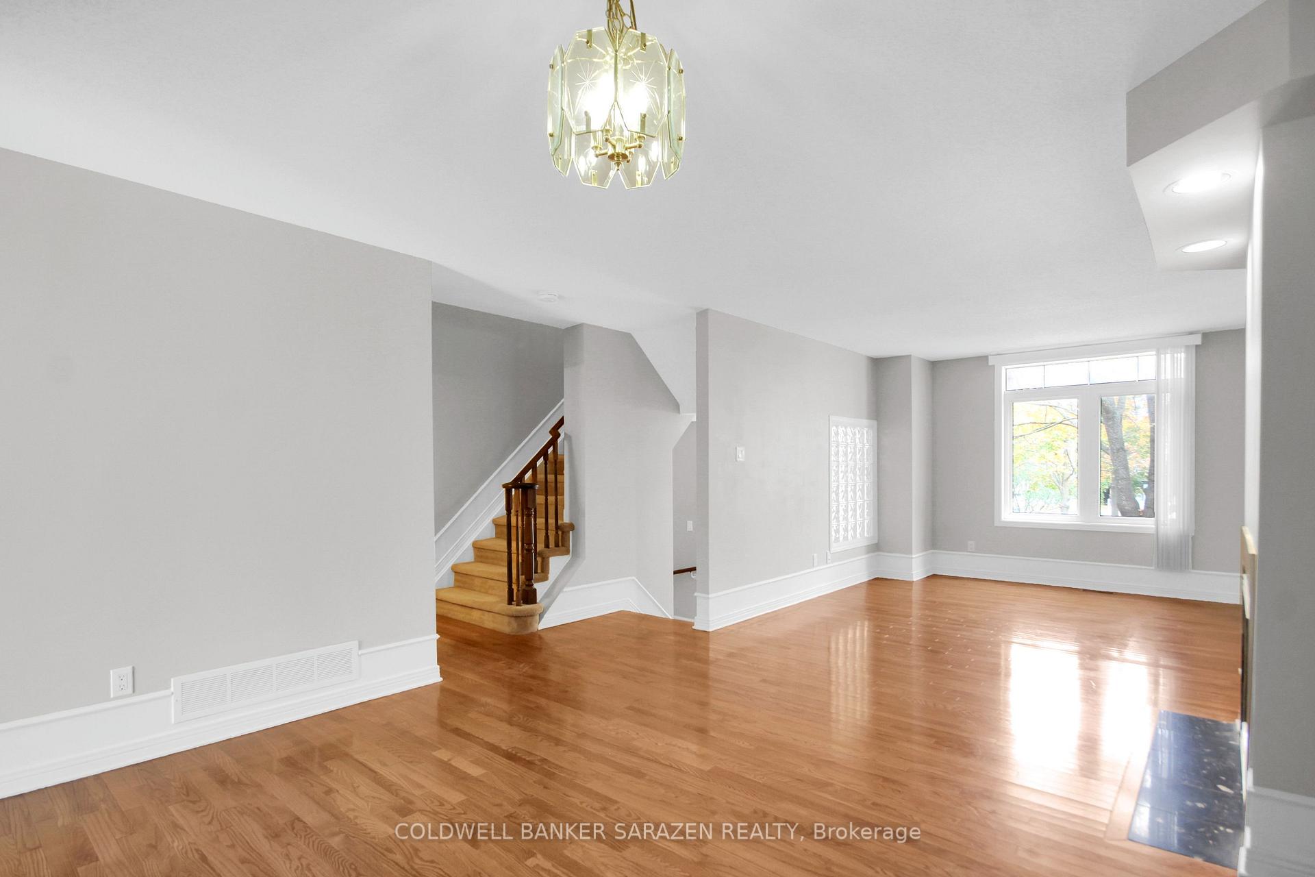 Photo 5 of 42 Colchester Square, Ottawa, Kanata - Beaverbrook — HOMEH