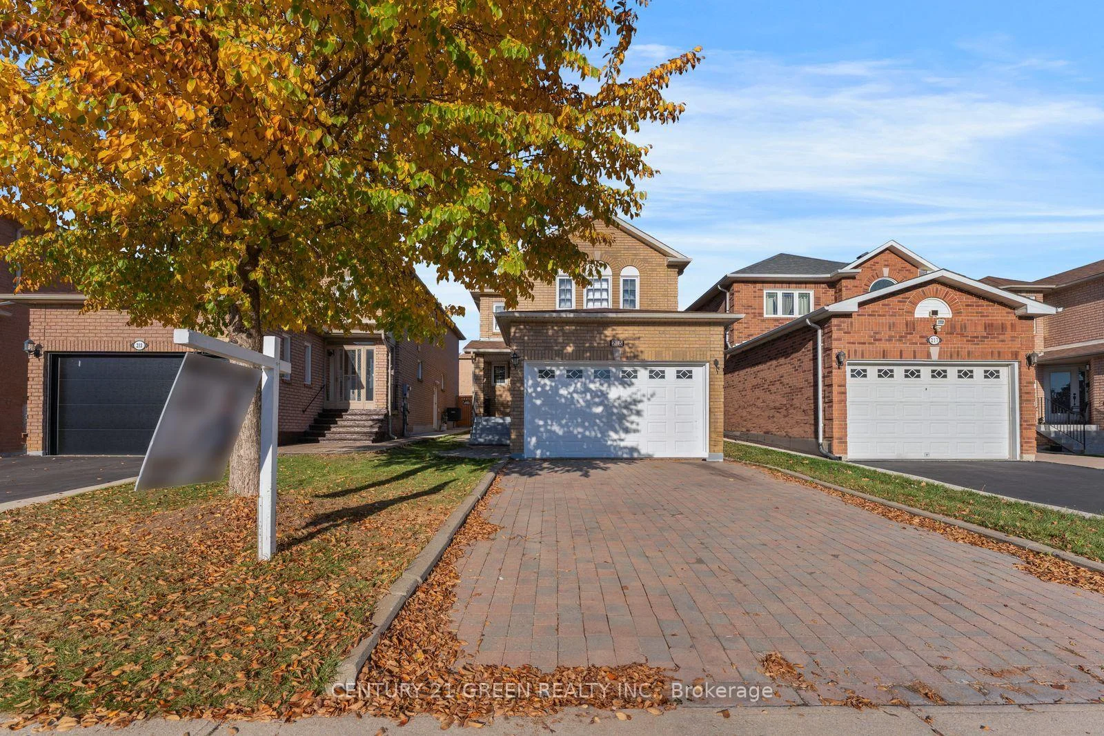 Photo of 215 Kingknoll Drive
