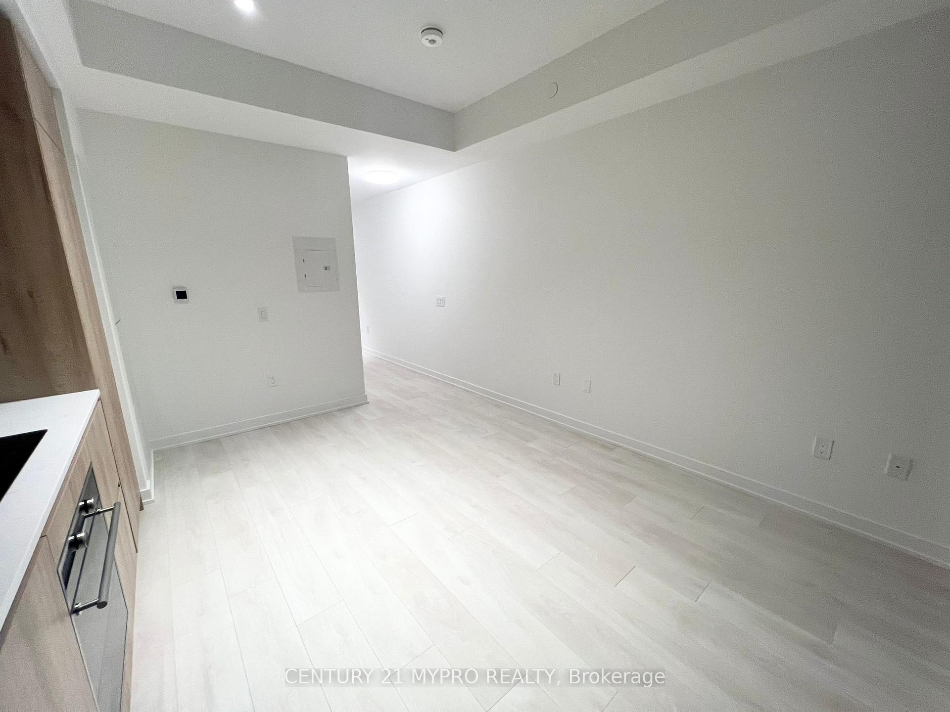 Photo 2 of Unit 204, 127 Broadway Avenue, Toronto, Mount Pleasant West — HOMEH
