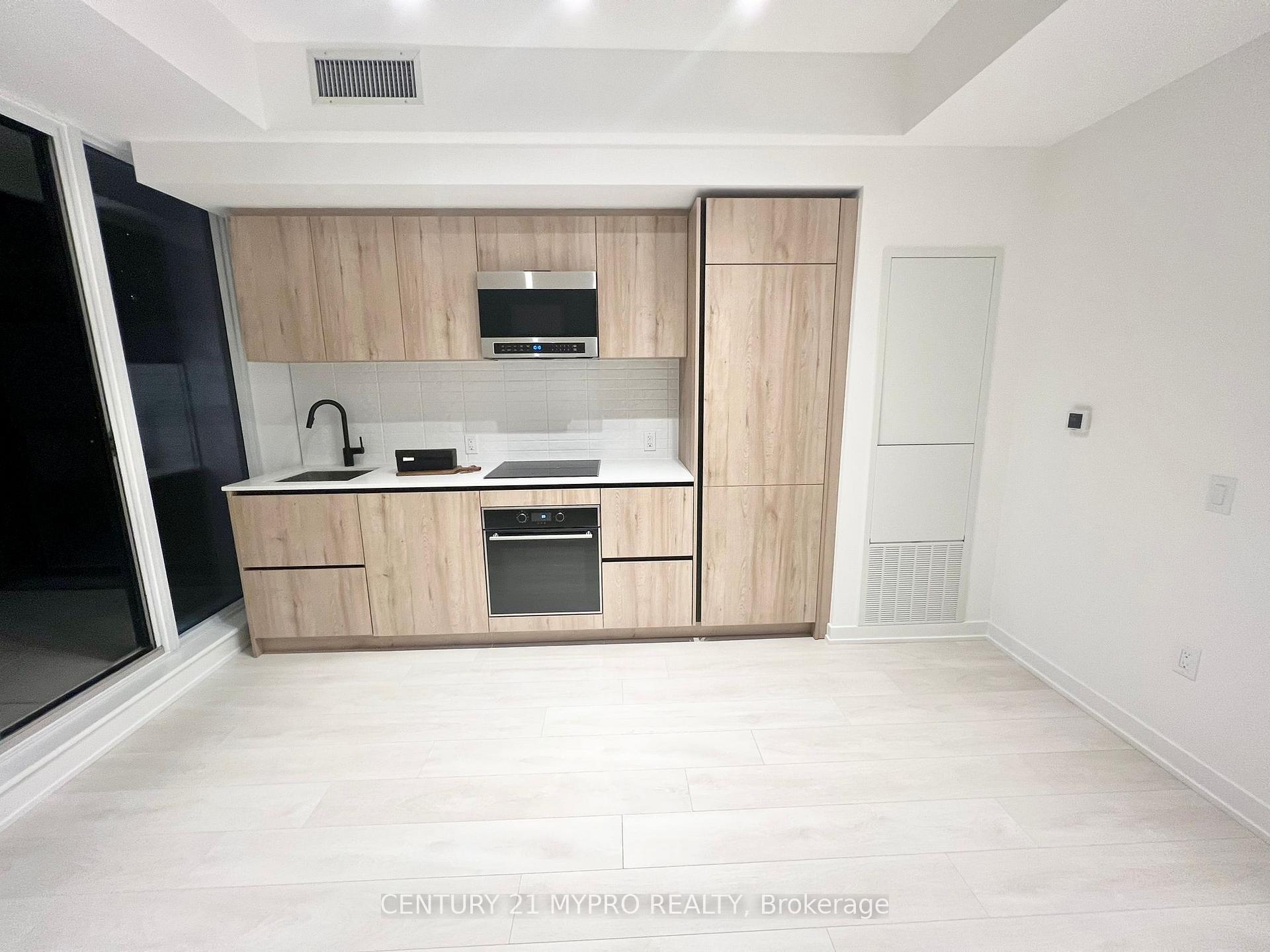 Photo 6 of Unit 204, 127 Broadway Avenue, Toronto, Mount Pleasant West — HOMEH
