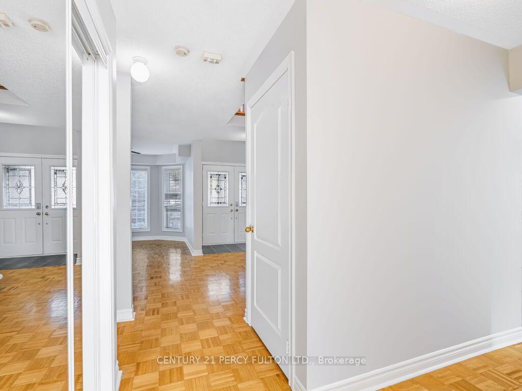 Photo 14 of 53 Elmrill Road, Markham, Berczy — HOMEH