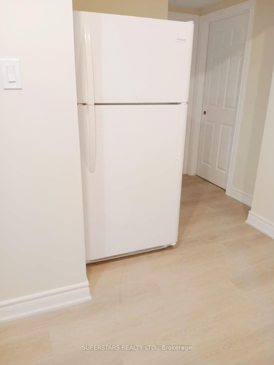Photo 5 of Unit Bsmt, 243 Goldhawk Trail, Scarborough, Milliken — HOMEH
