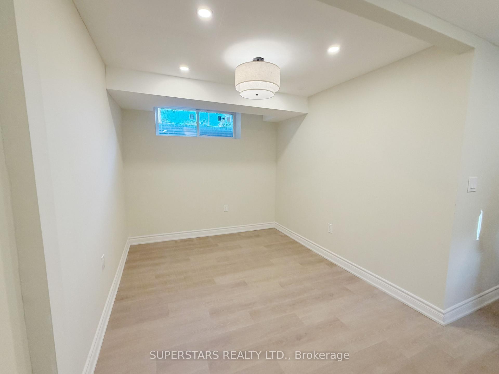 Photo 6 of Unit Bsmt, 243 Goldhawk Trail, Scarborough, Milliken — HOMEH