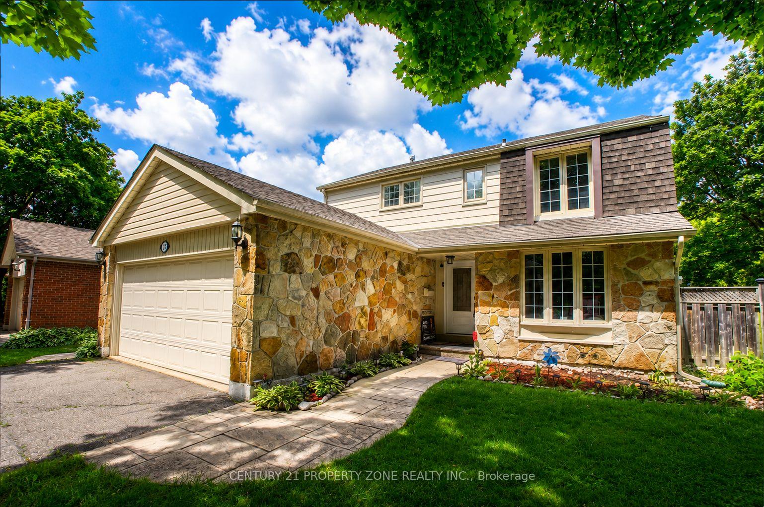 Photo 2 of 27 Madrid Crescent N, Brampton, Central Park — HOMEH