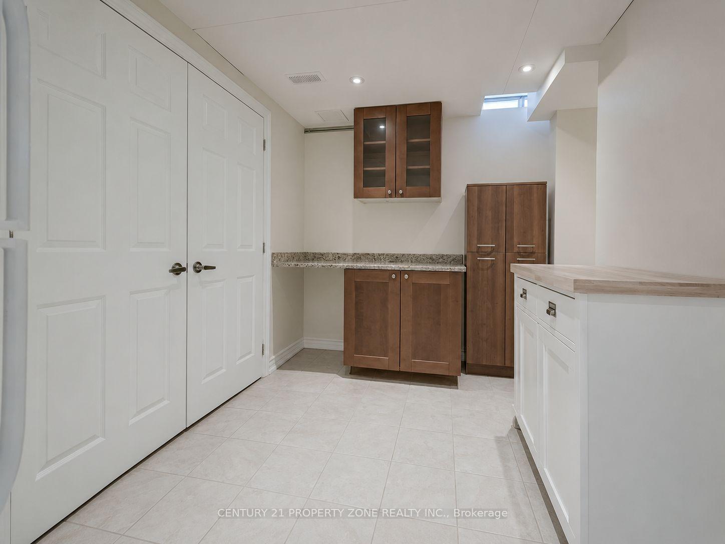 Photo 26 of 27 Madrid Crescent N, Brampton, Central Park — HOMEH