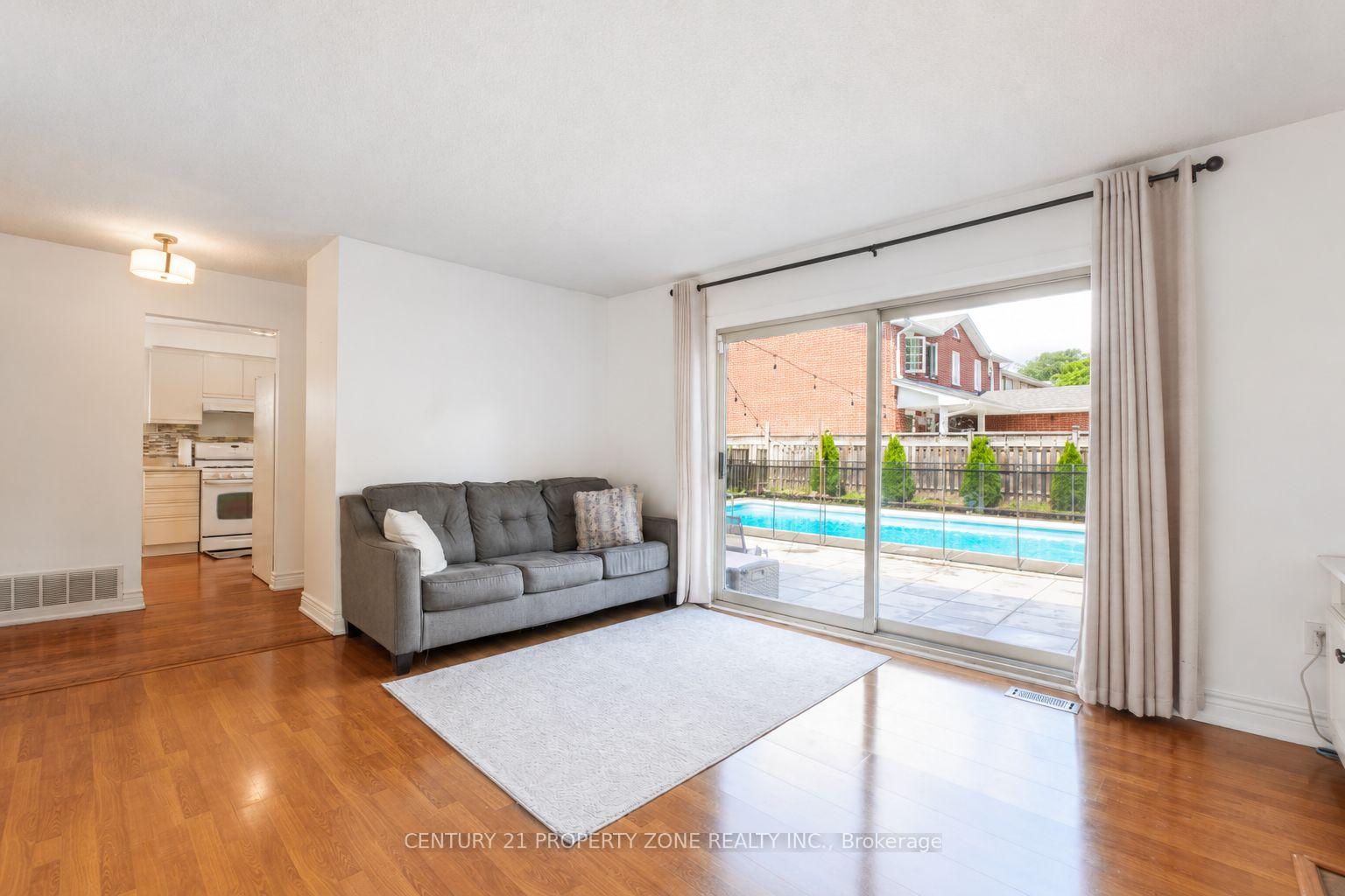 Photo 32 of 27 Madrid Crescent N, Brampton, Central Park — HOMEH