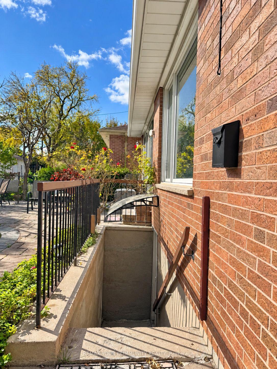 Photo of Unit Bsmnt, 85 Patricia Avenue