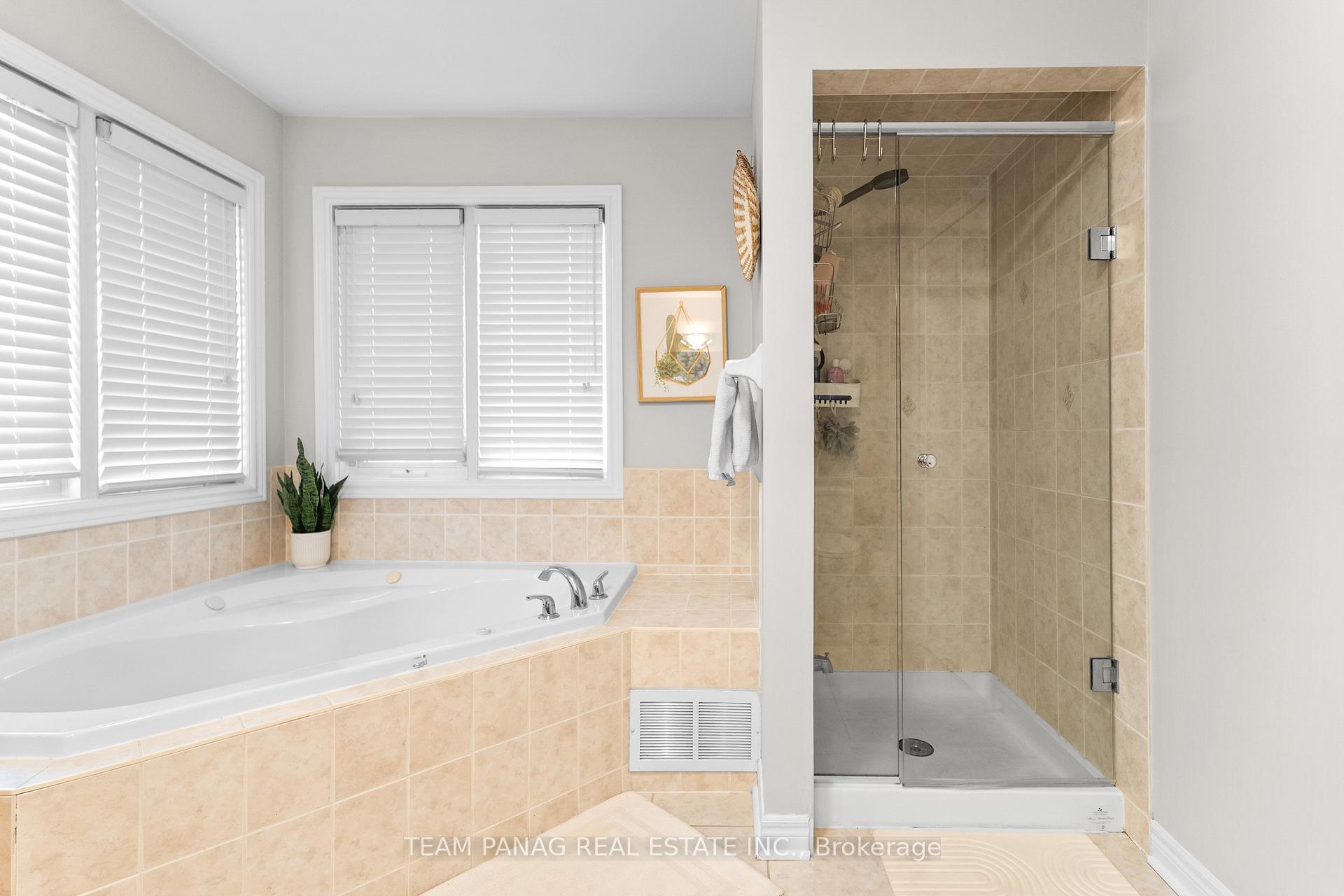 Photo 20 of 23 Sea Lion Road, Brampton, Madoc — HOMEH
