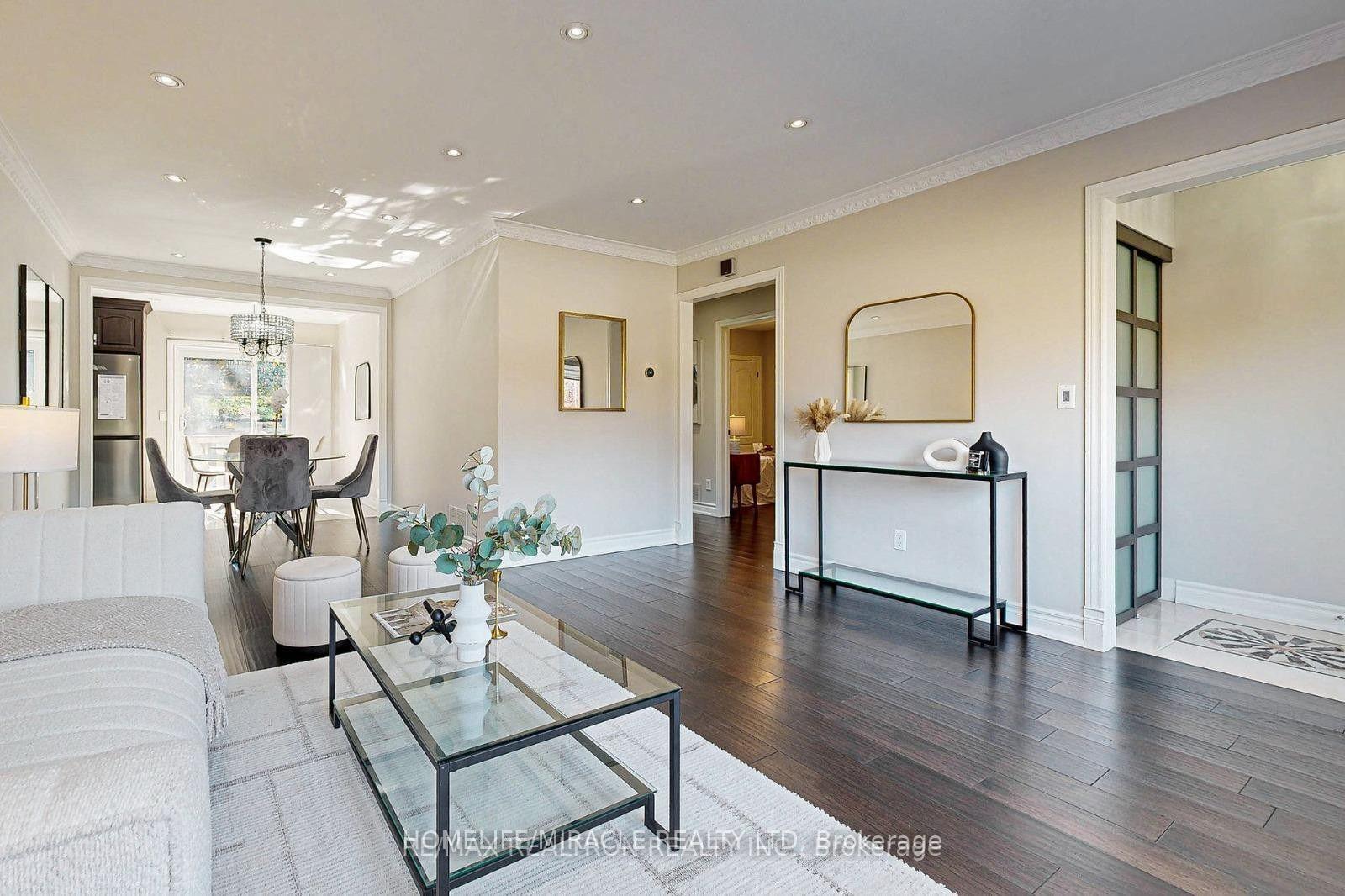 Photo 4 of 32 Araman Drive, Scarborough, Tam O'Shanter-Sullivan — HOMEH