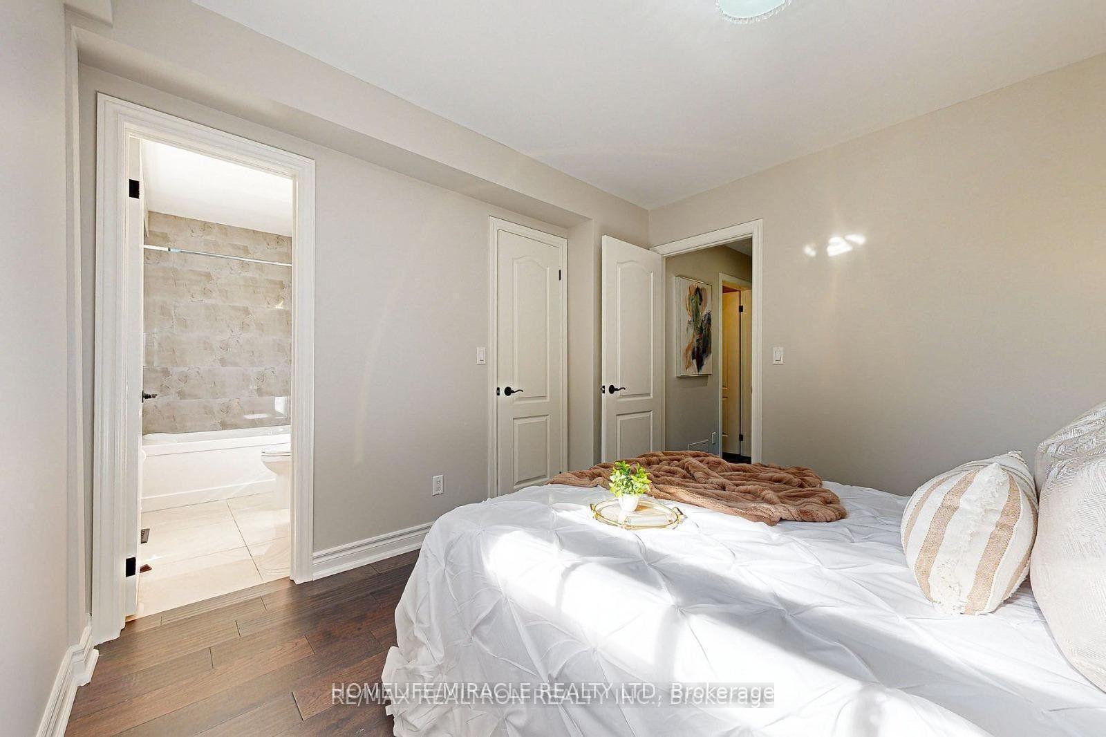 Photo 5 of 32 Araman Drive, Scarborough, Tam O'Shanter-Sullivan — HOMEH