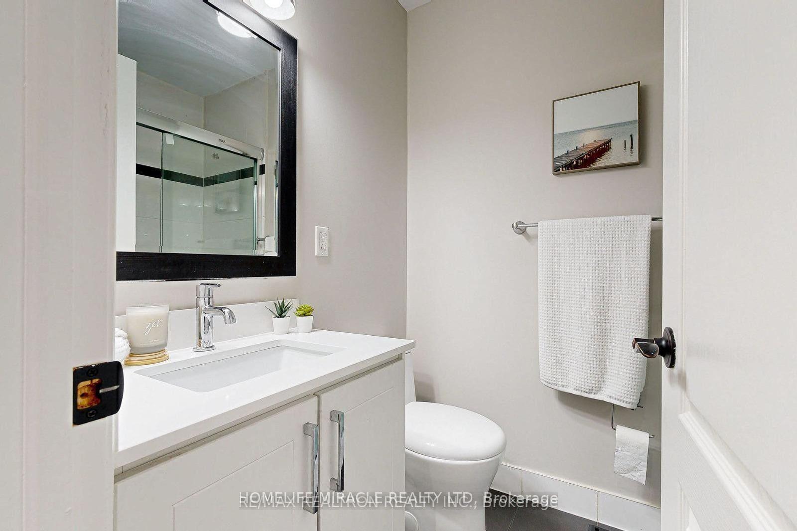 Photo 8 of 32 Araman Drive, Scarborough, Tam O'Shanter-Sullivan — HOMEH