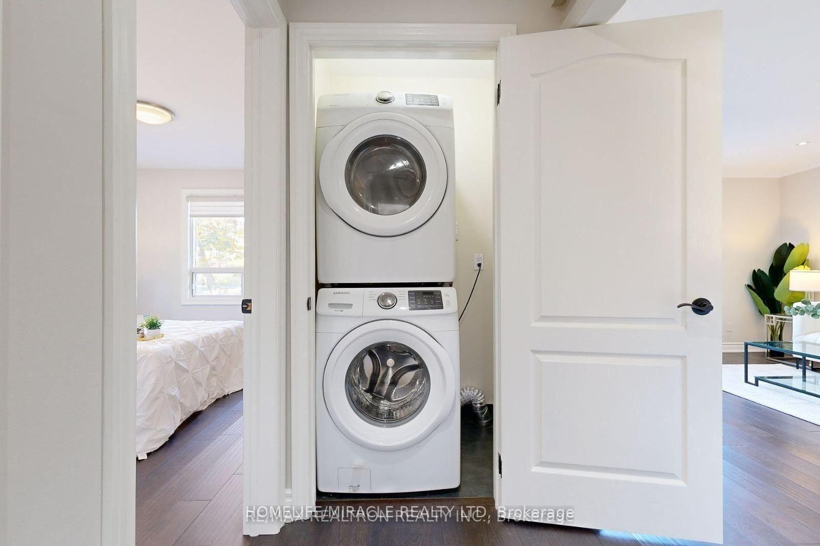 Photo 9 of 32 Araman Drive, Scarborough, Tam O'Shanter-Sullivan — HOMEH