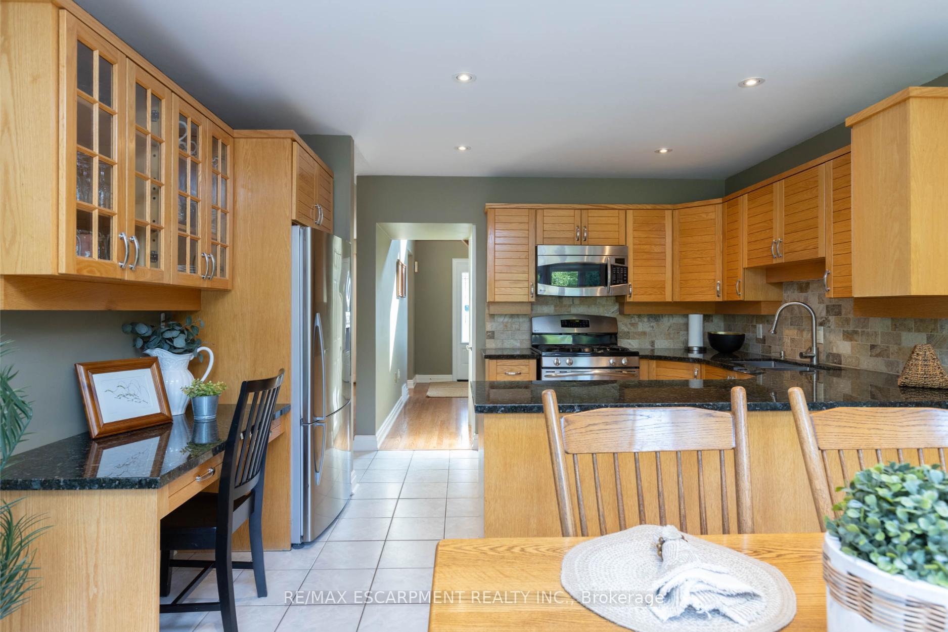 Photo 15 of 1416 Progreston Road, Hamilton, Carlisle — HOMEH