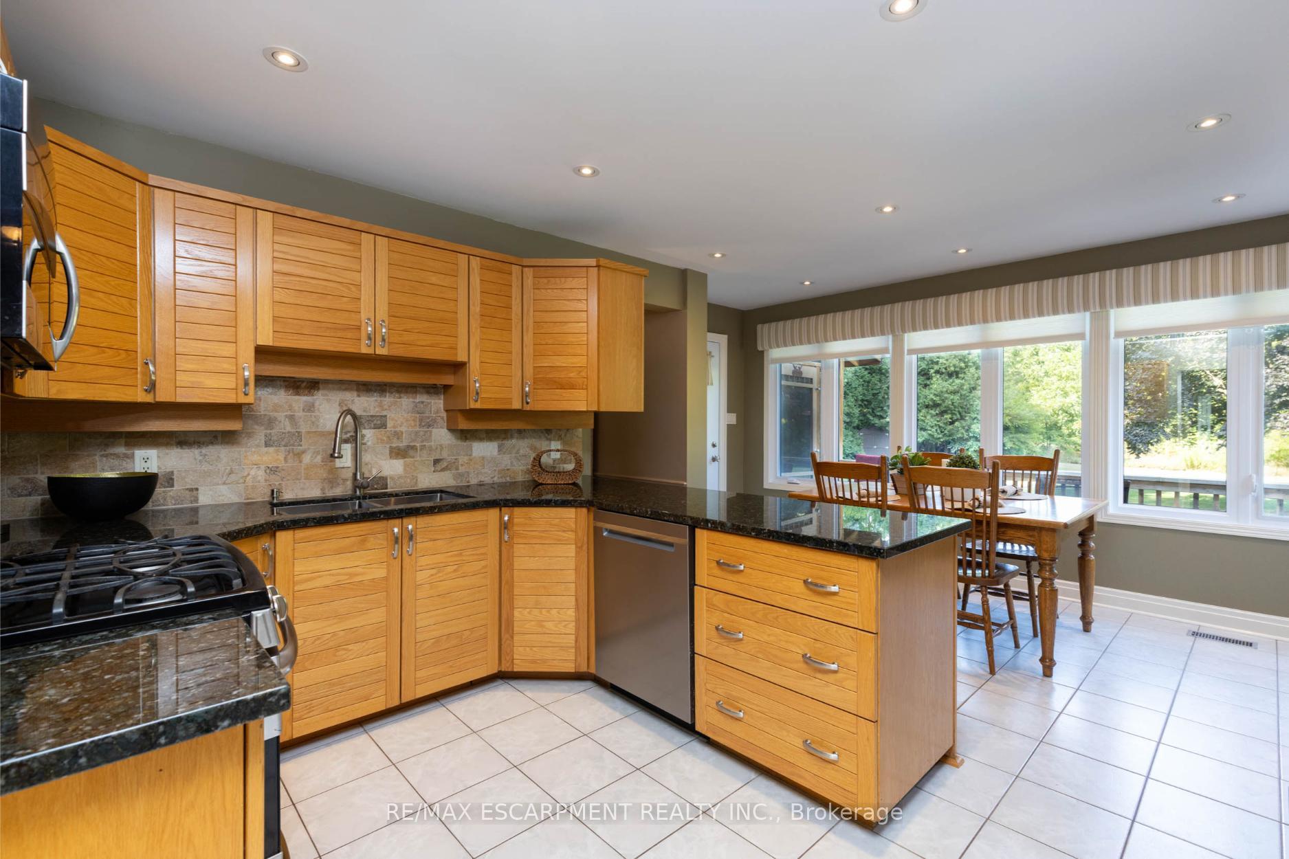 Photo 17 of 1416 Progreston Road, Hamilton, Carlisle — HOMEH