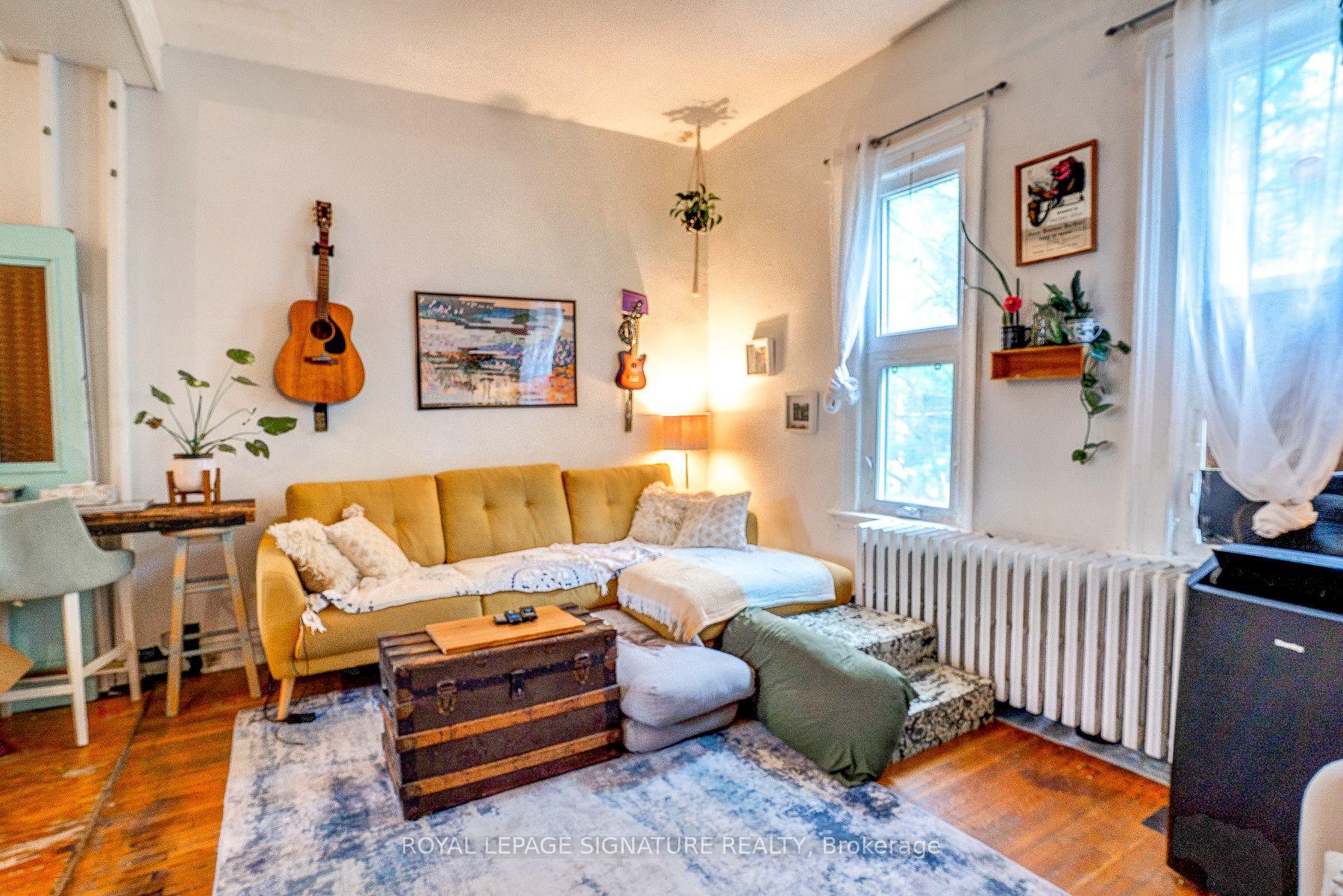 Photo 2 of 930 King Street W, Toronto, Niagara — HOMEH