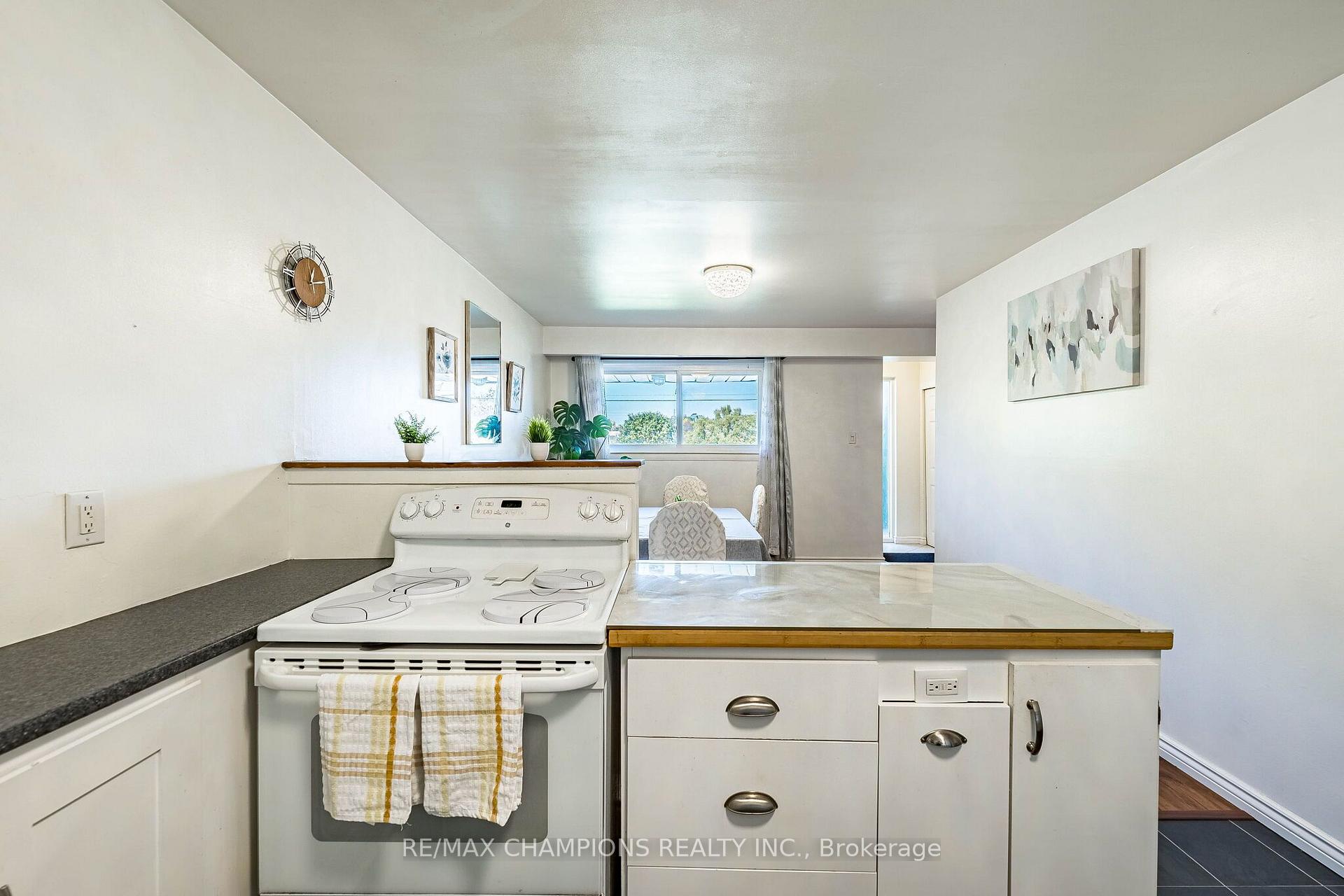 Photo 12 of Unit 17, 925 Bayly Street, Pickering, West Shore — HOMEH