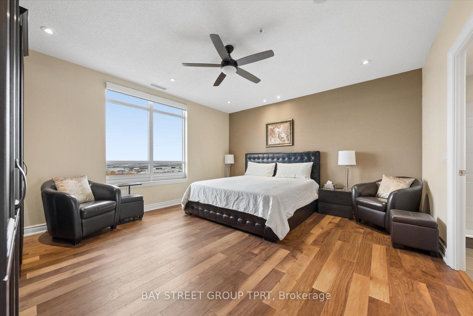 Photo 29 of Unit 1605, 9255 Jane Street, Vaughan, Maple — HOMEH