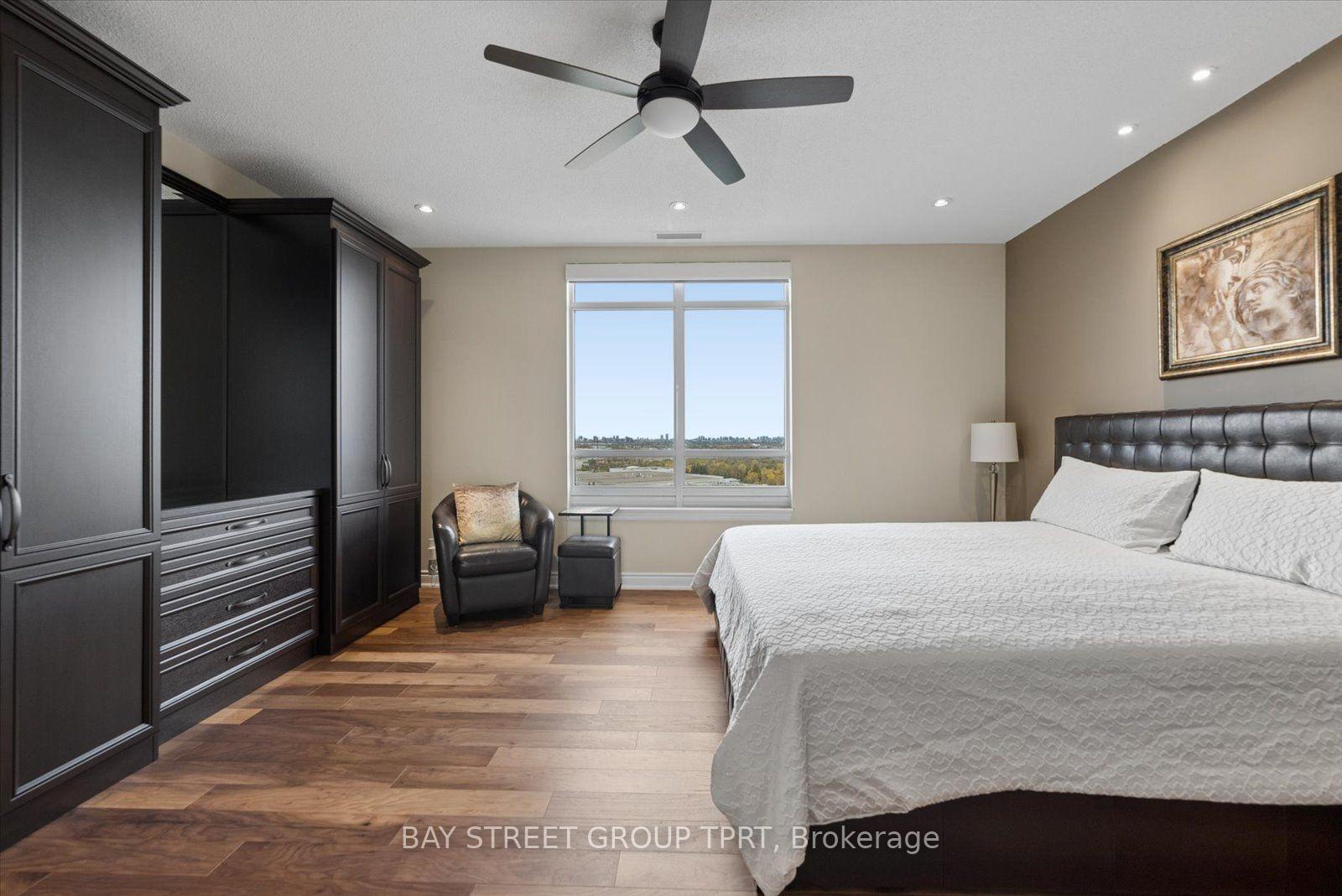 Photo 30 of Unit 1605, 9255 Jane Street, Vaughan, Maple — HOMEH