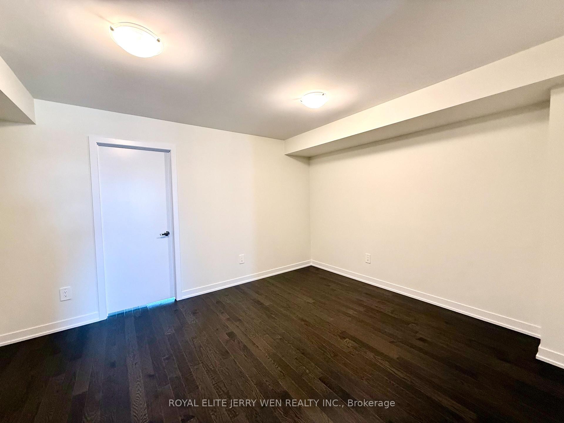 Photo 5 of 384 Lawrence Heights Way, Toronto, Englemount-Lawrence — HOMEH