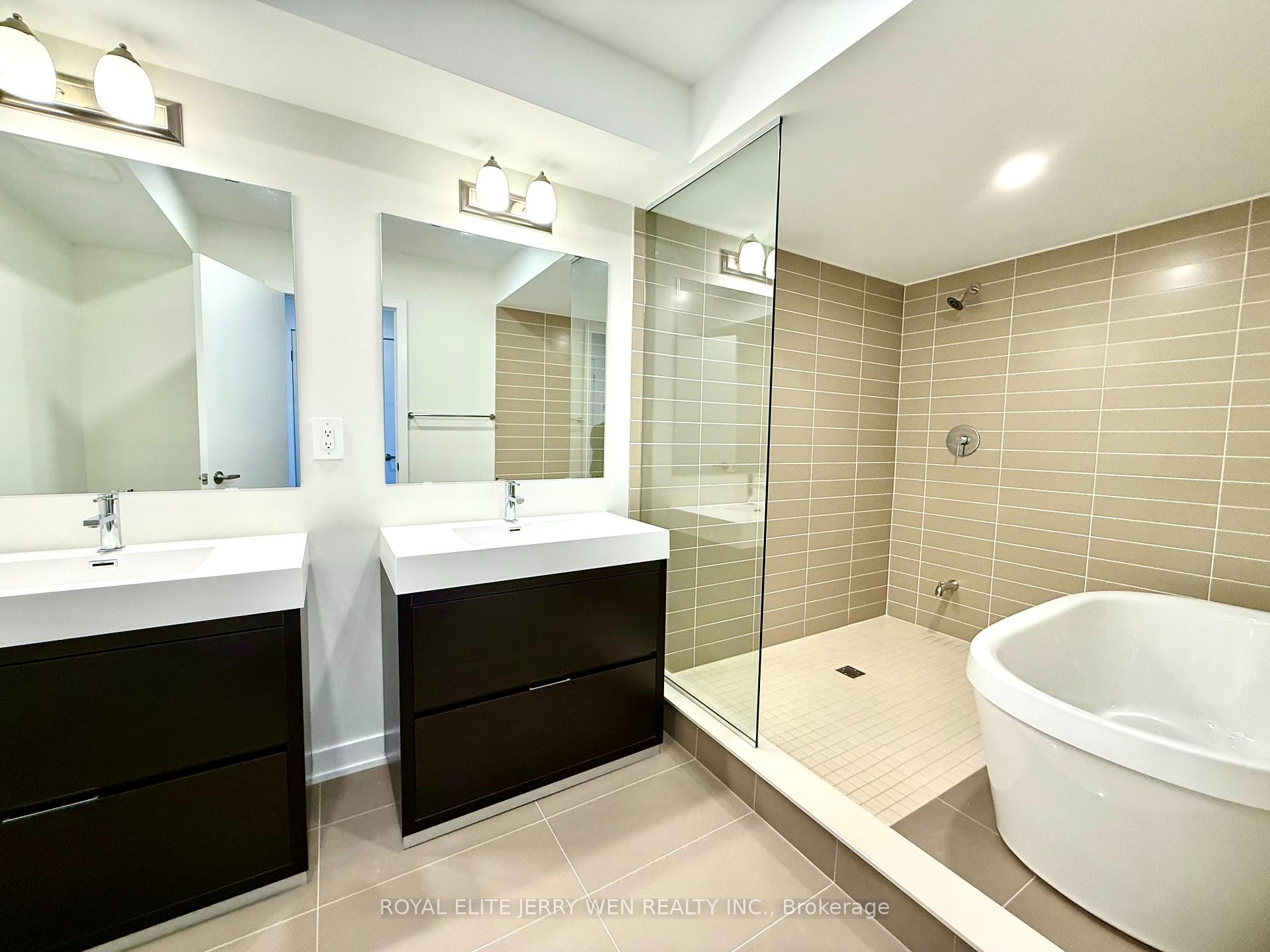 Photo 13 of 384 Lawrence Heights Way, Toronto, Englemount-Lawrence — HOMEH