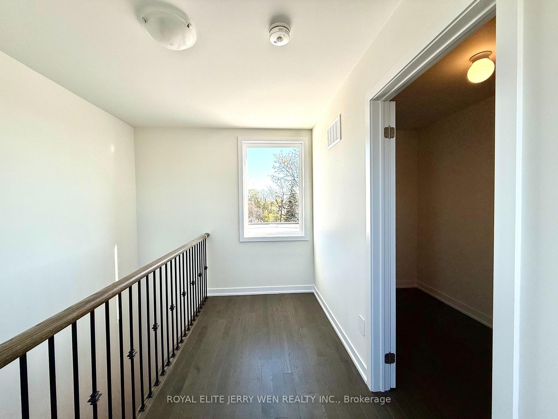 Photo 15 of 384 Lawrence Heights Way, Toronto, Englemount-Lawrence — HOMEH