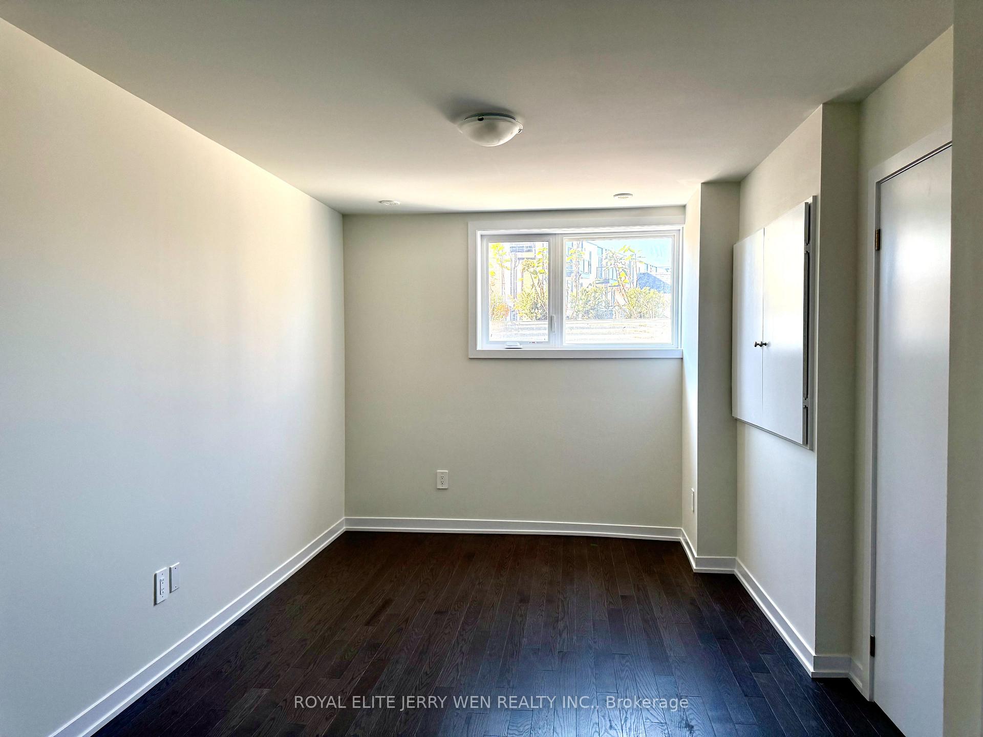 Photo 19 of 384 Lawrence Heights Way, Toronto, Englemount-Lawrence — HOMEH