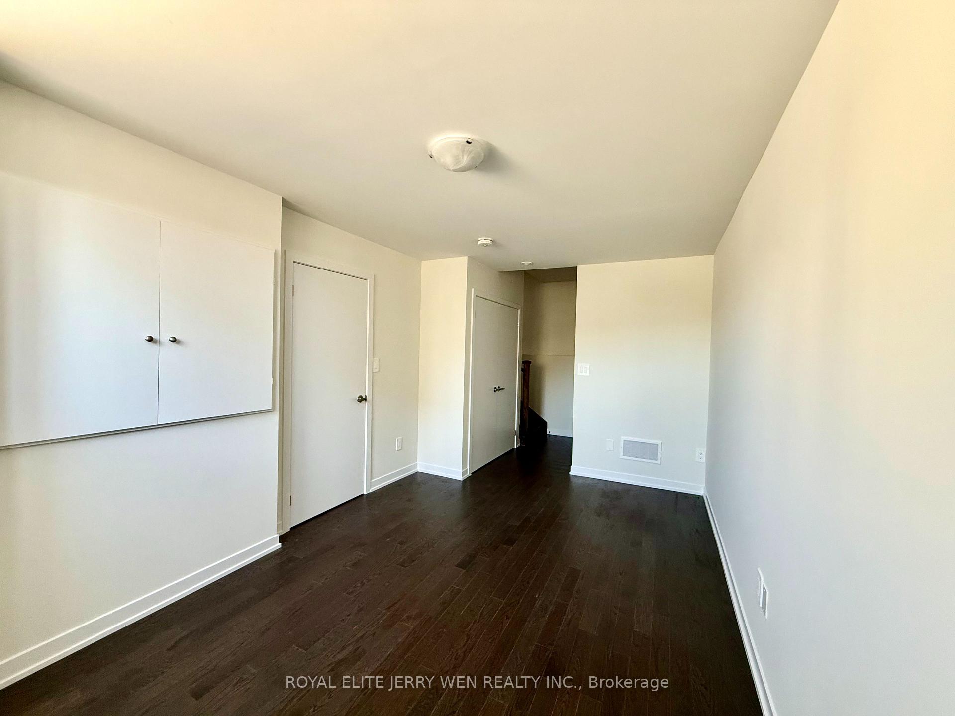 Photo 20 of 384 Lawrence Heights Way, Toronto, Englemount-Lawrence — HOMEH