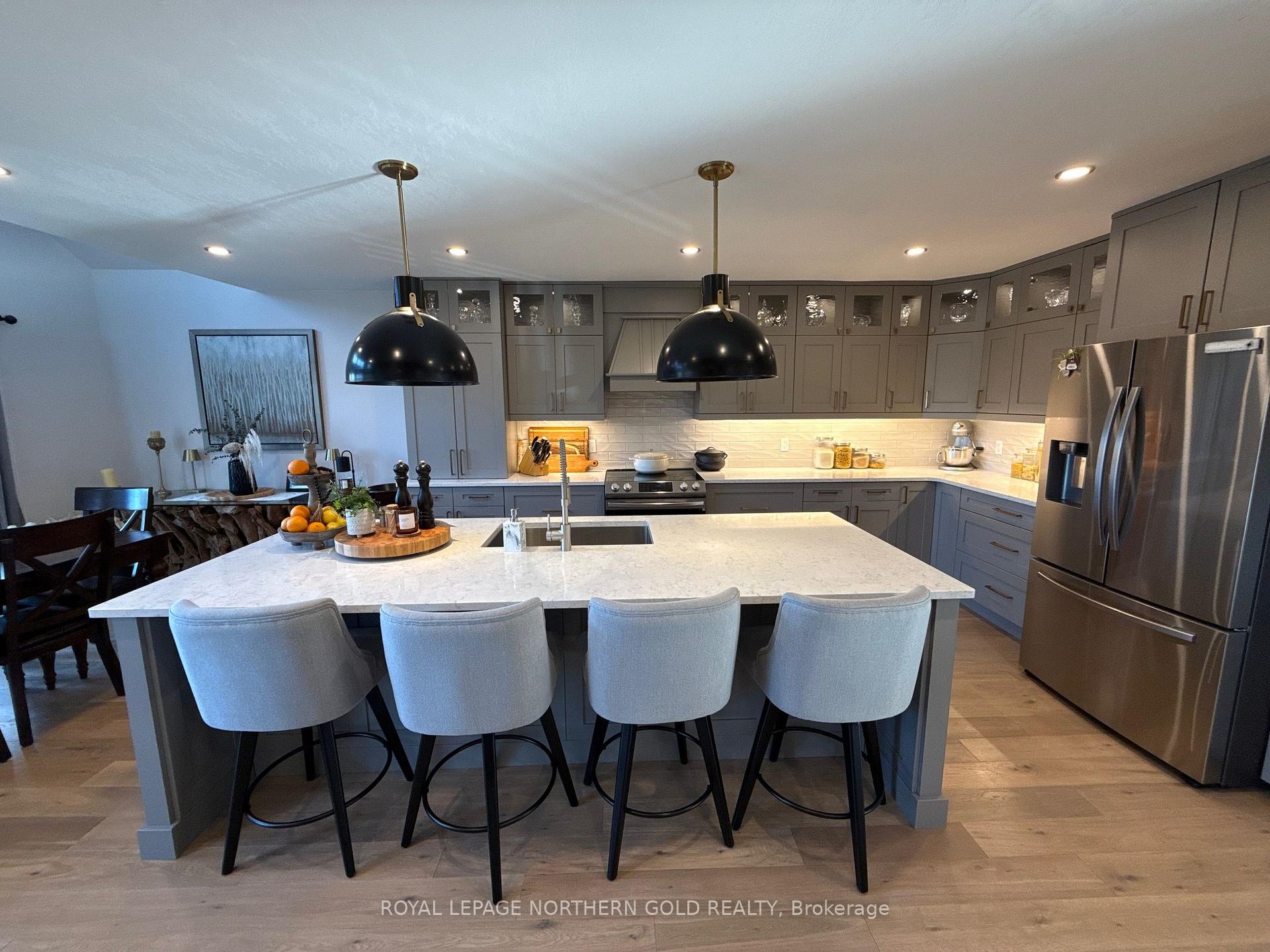 Photo 4 of 55 Lakeshore Avenue, Englehart, Central Timiskaming — HOMEH