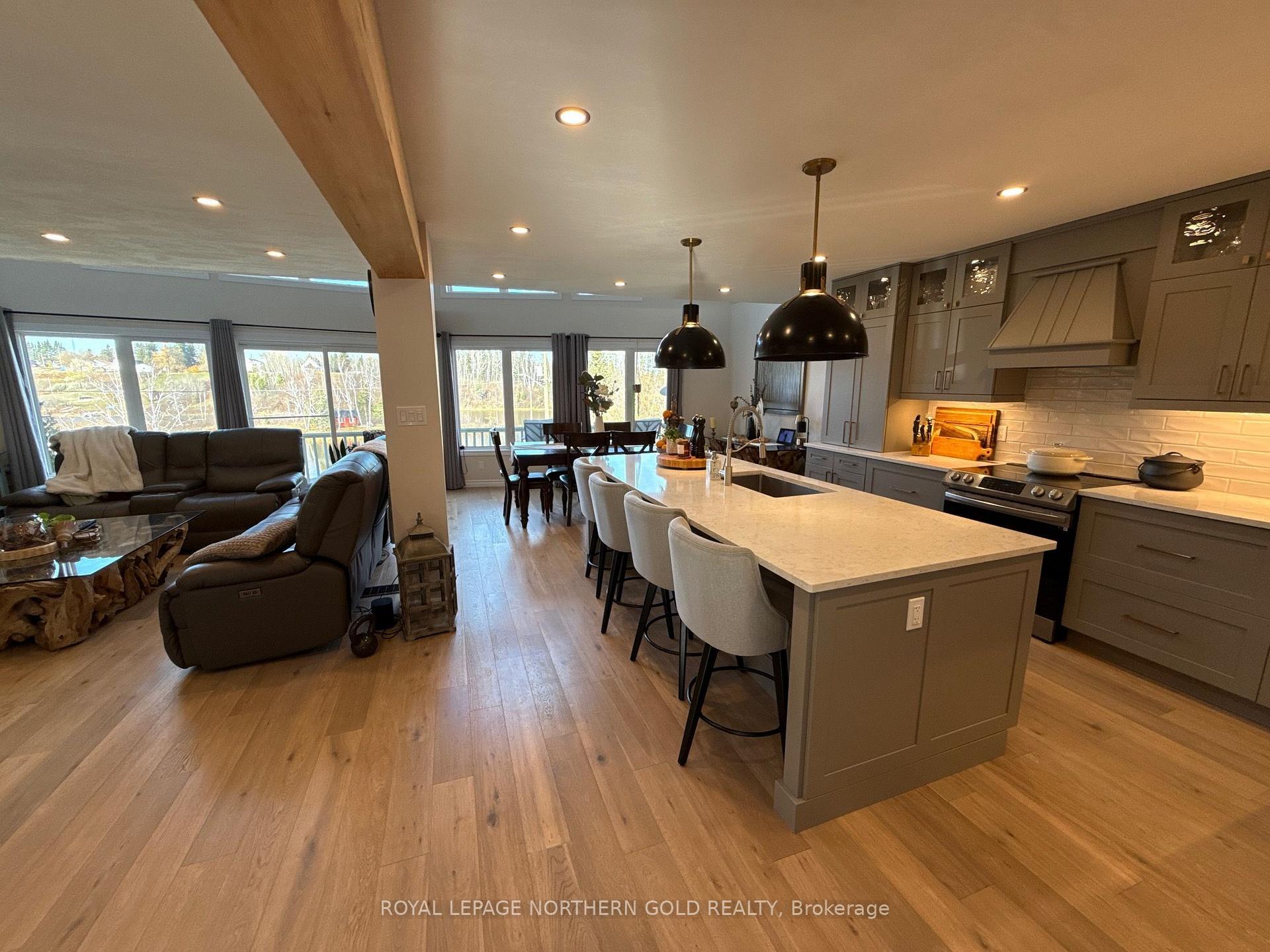 Photo 5 of 55 Lakeshore Avenue, Englehart, Central Timiskaming — HOMEH