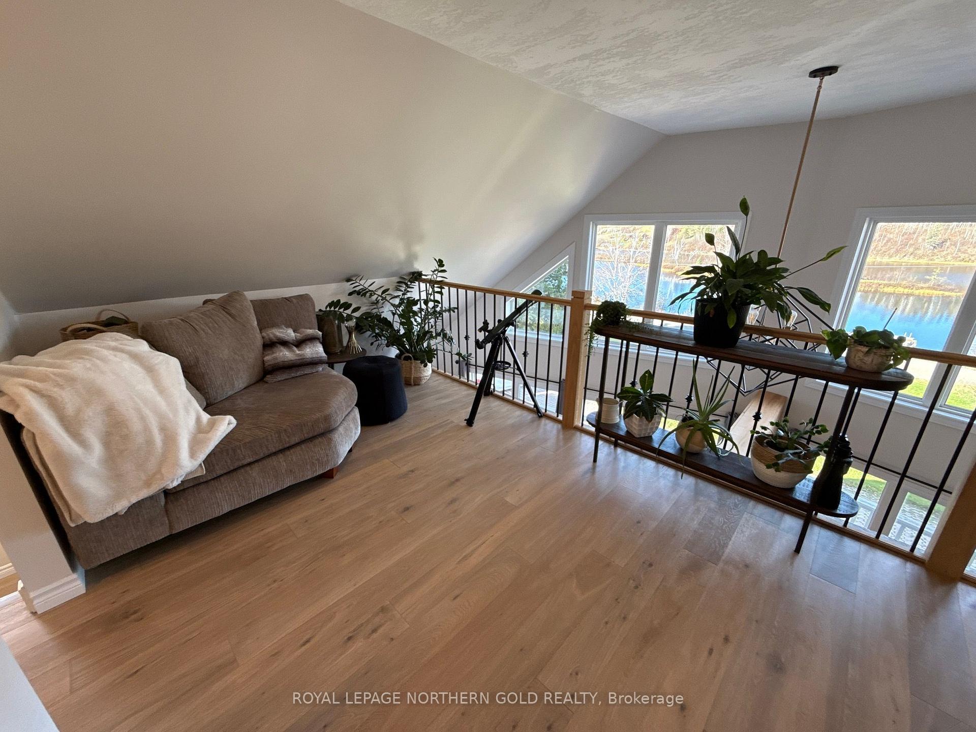 Photo 22 of 55 Lakeshore Avenue, Englehart, Central Timiskaming — HOMEH
