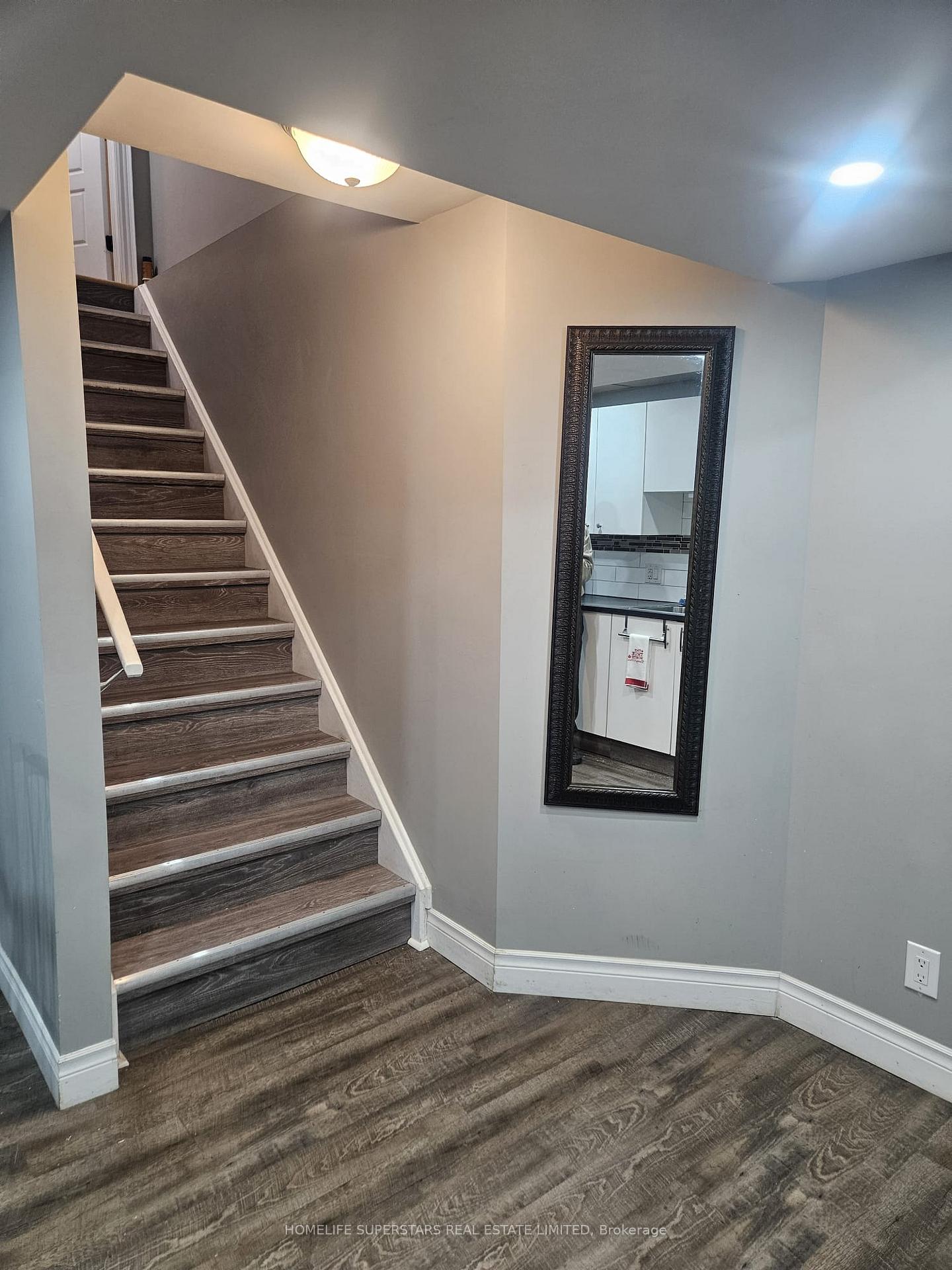Photo 3 of Unit Lower, 8134 Buckeye Crescent, Niagara Falls, Brown — HOMEH