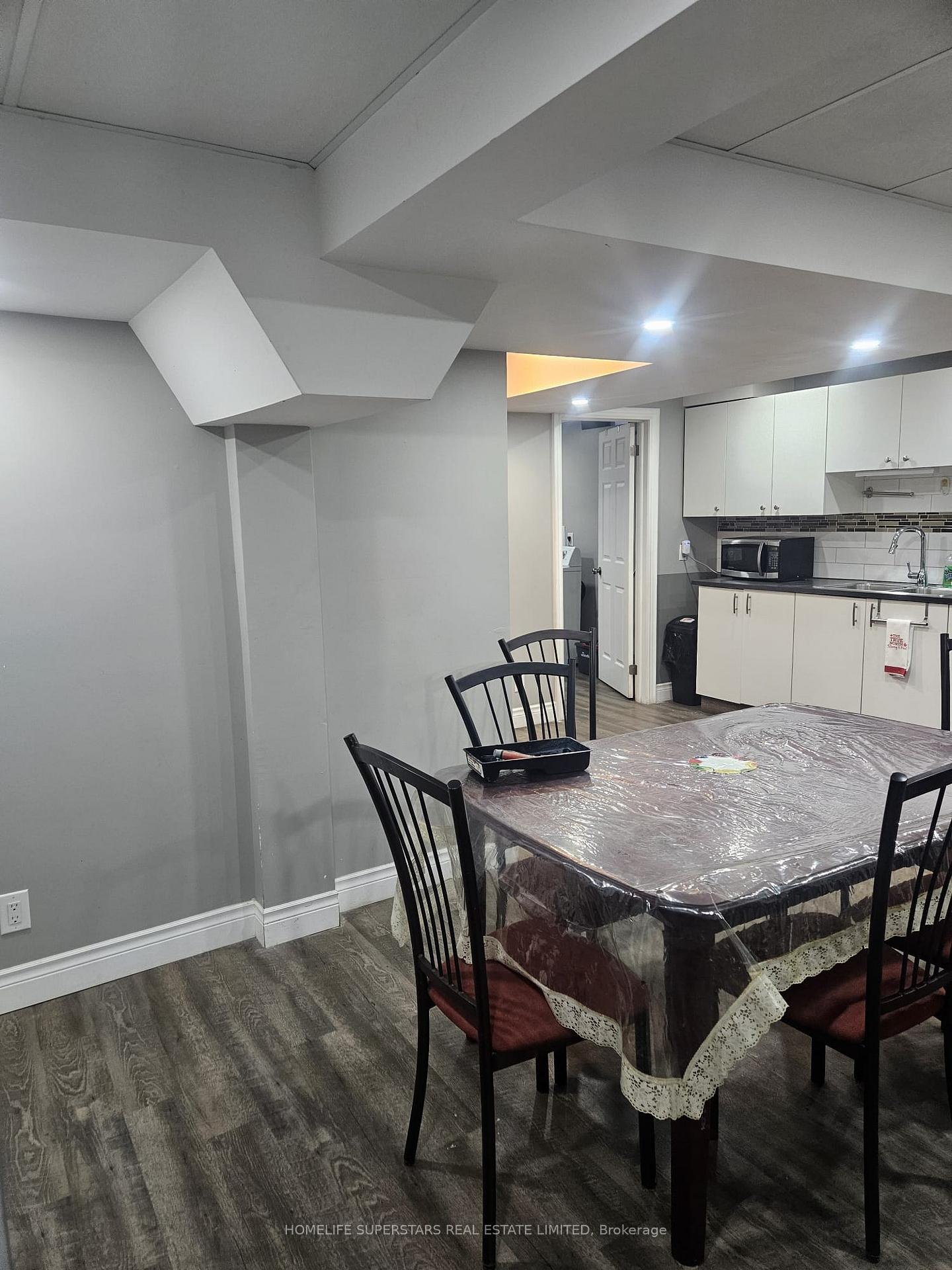 Photo 4 of Unit Lower, 8134 Buckeye Crescent, Niagara Falls, Brown — HOMEH