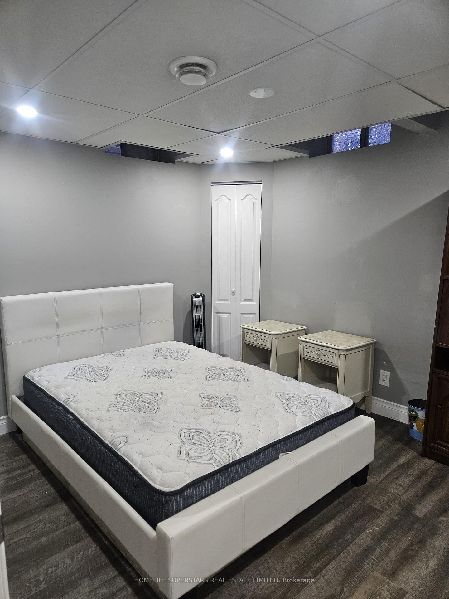 Photo 5 of Unit Lower, 8134 Buckeye Crescent, Niagara Falls, Brown — HOMEH
