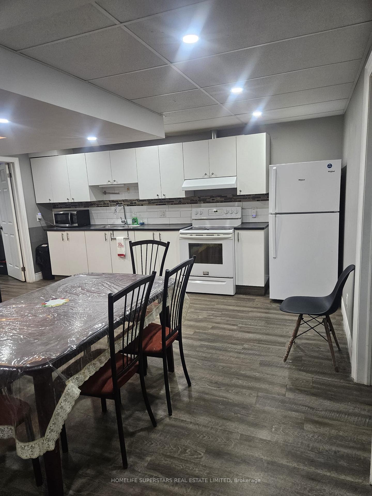 Photo 6 of Unit Lower, 8134 Buckeye Crescent, Niagara Falls, Brown — HOMEH
