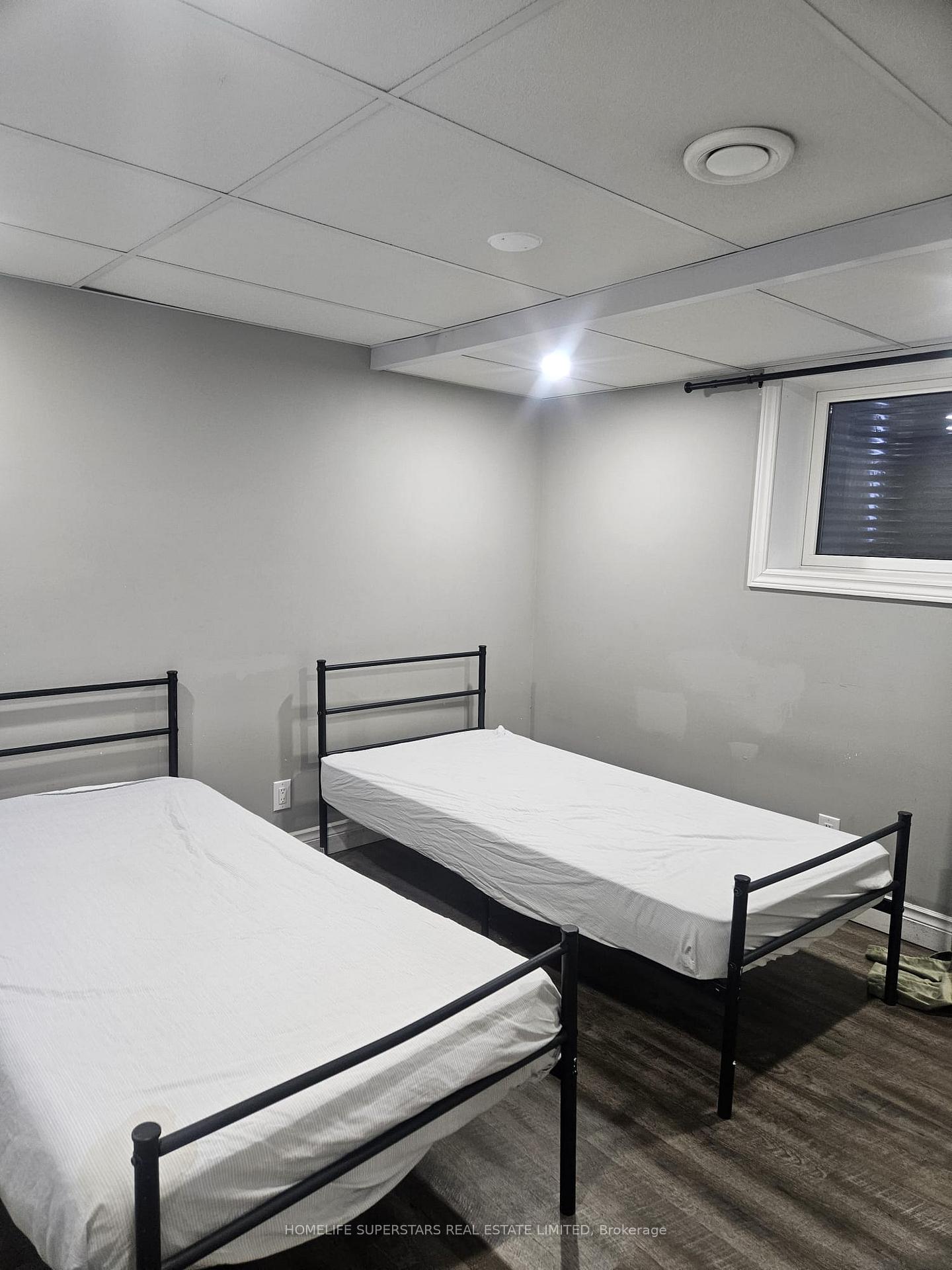 Photo 7 of Unit Lower, 8134 Buckeye Crescent, Niagara Falls, Brown — HOMEH