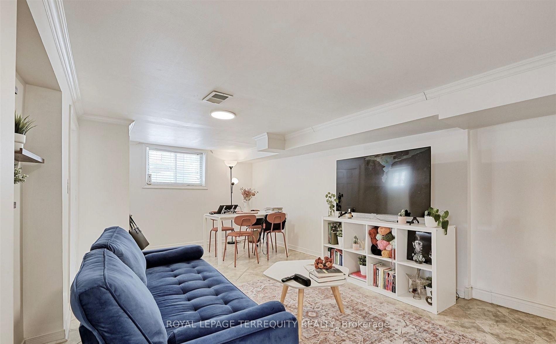 Photo 2 of Unit Lower, 471 Gilbert Avenue, Toronto, Caledonia-Fairbank — HOMEH