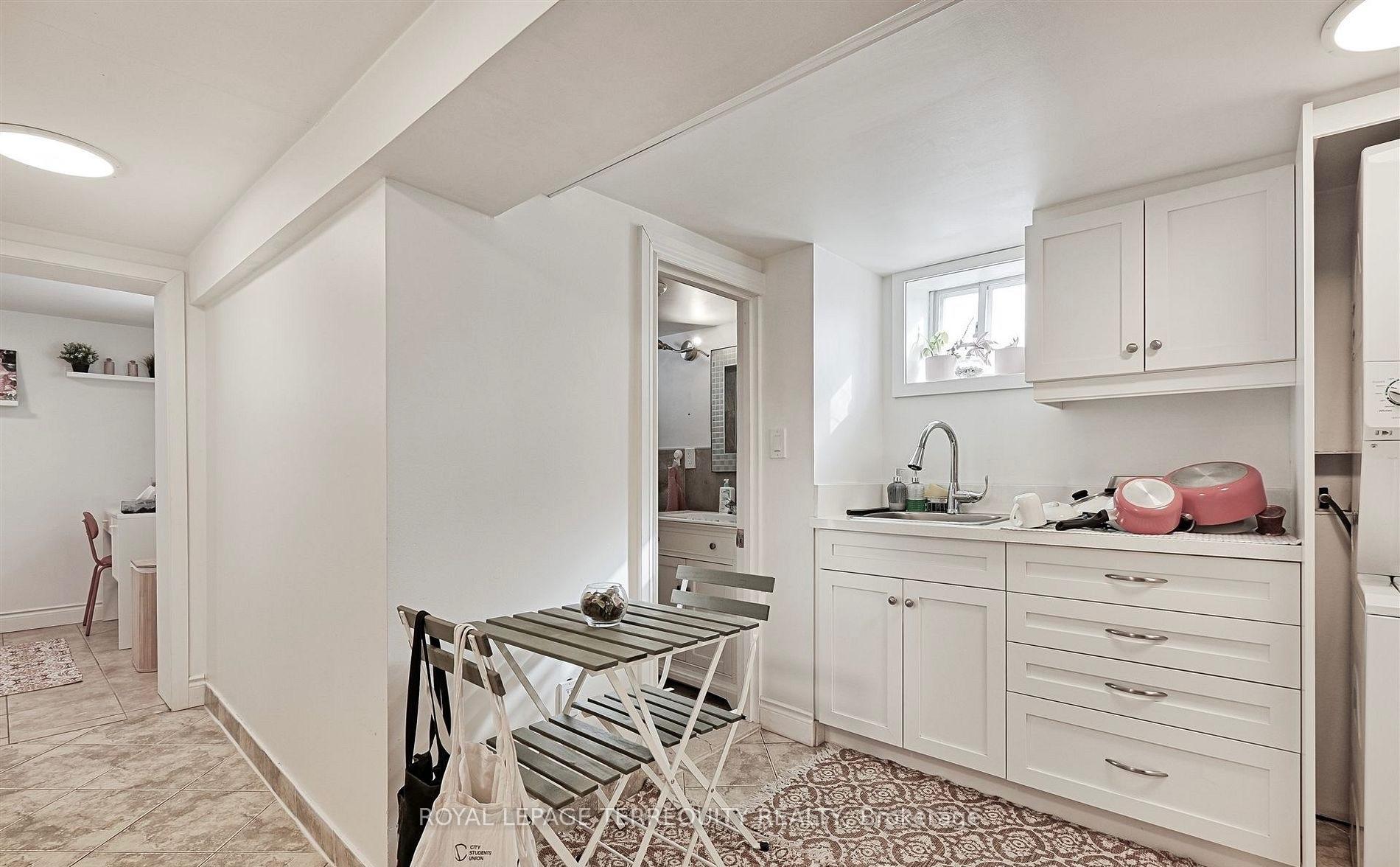Photo 5 of Unit Lower, 471 Gilbert Avenue, Toronto, Caledonia-Fairbank — HOMEH
