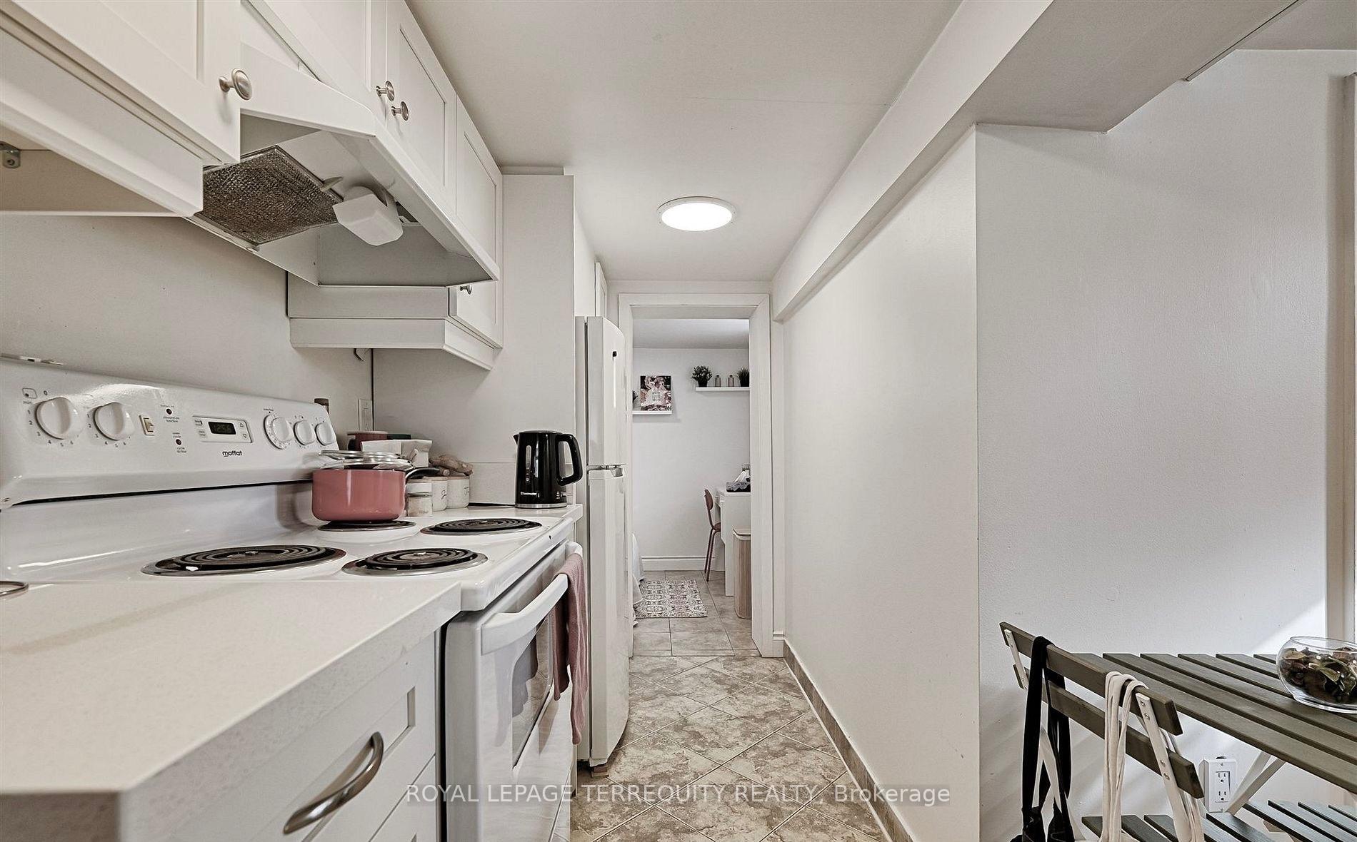 Photo 6 of Unit Lower, 471 Gilbert Avenue, Toronto, Caledonia-Fairbank — HOMEH